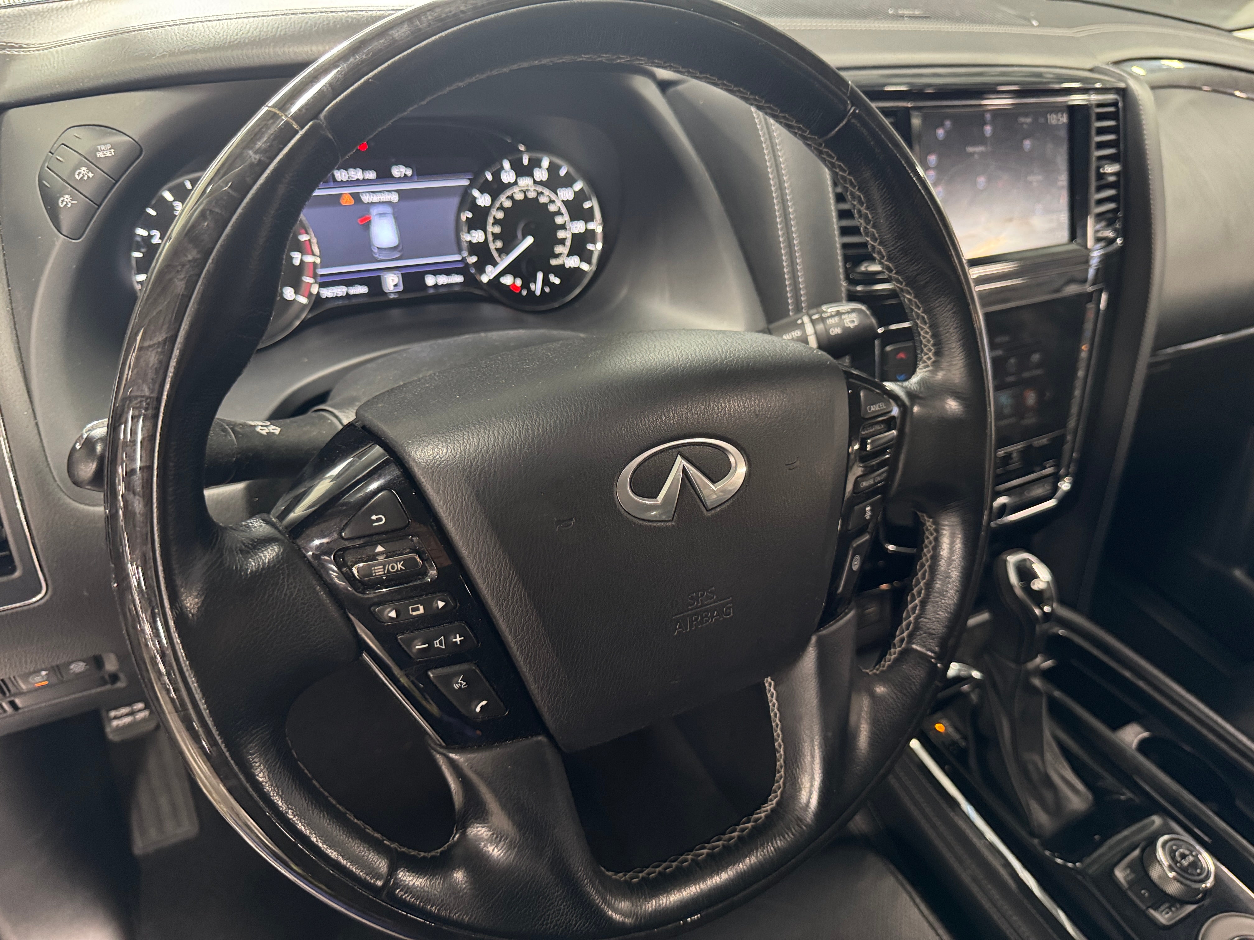 2021 INFINITI QX80 Luxe 4