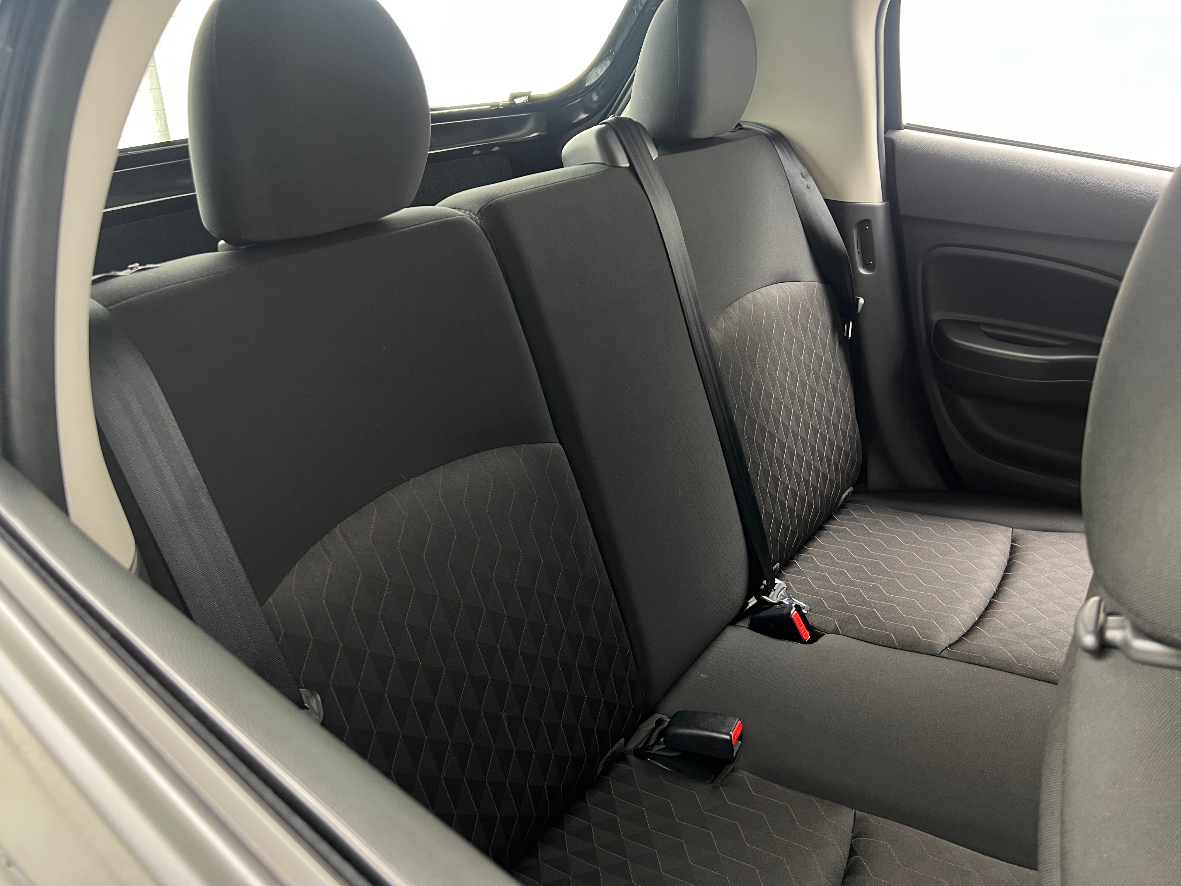 2022 Mitsubishi Mirage ES 6