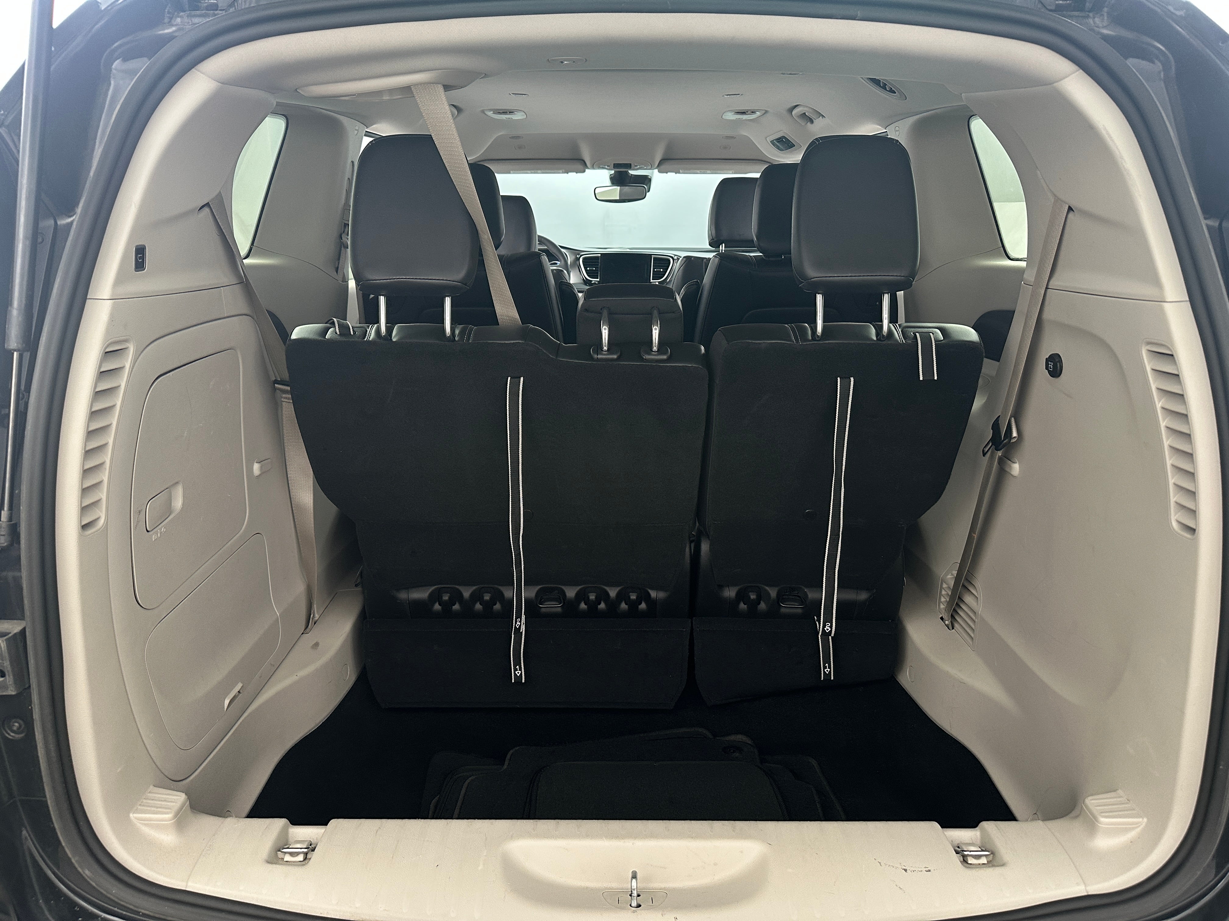 2024 Chrysler Pacifica Hybrid Select 7