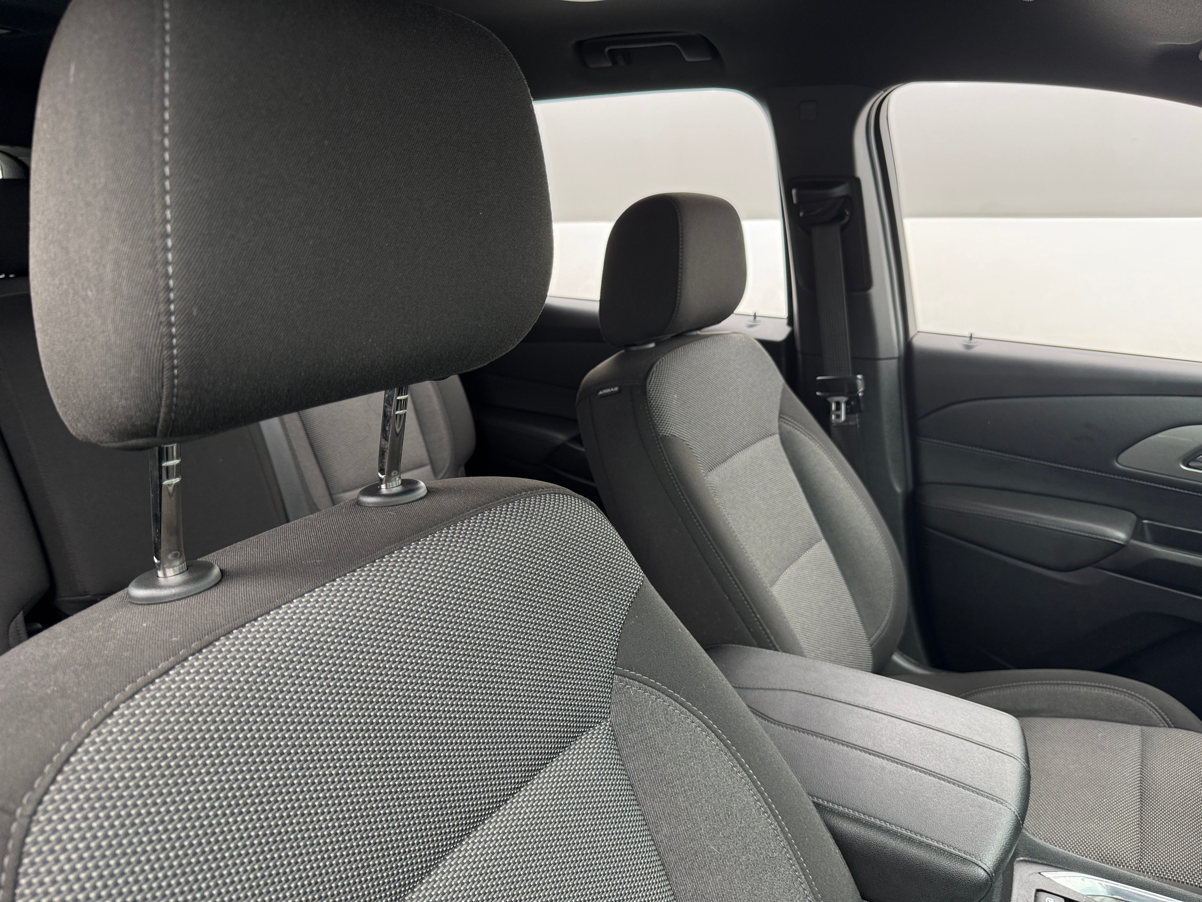 2023 Chevrolet Traverse LT 2