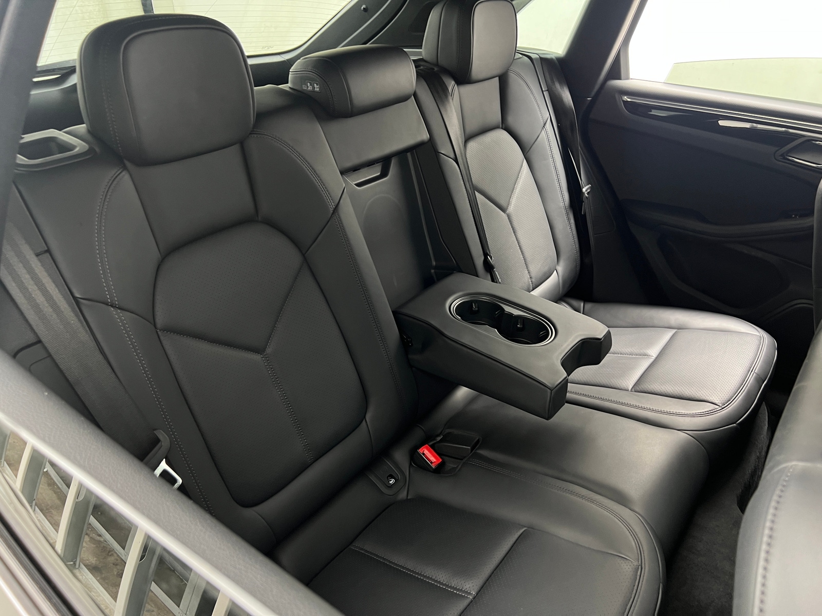 Thumbnail: 2024 Porsche Macan - 5