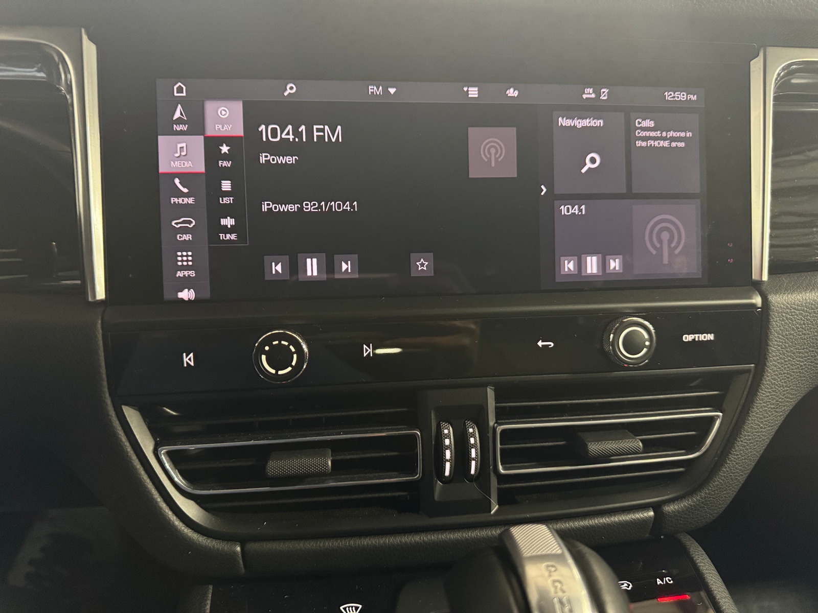 Thumbnail: 2024 Porsche Macan - 3