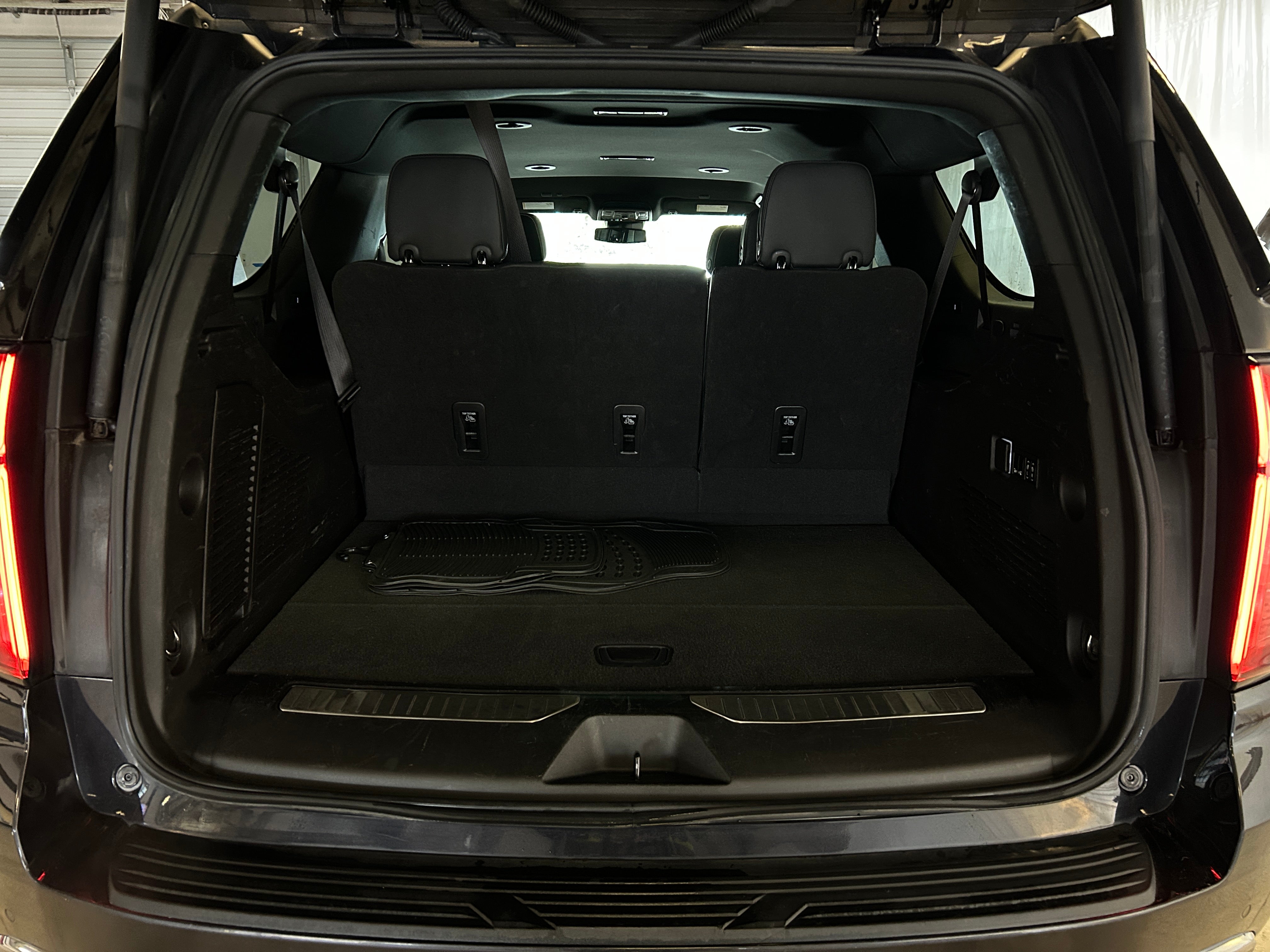 2023 Chevrolet Suburban Premier 6