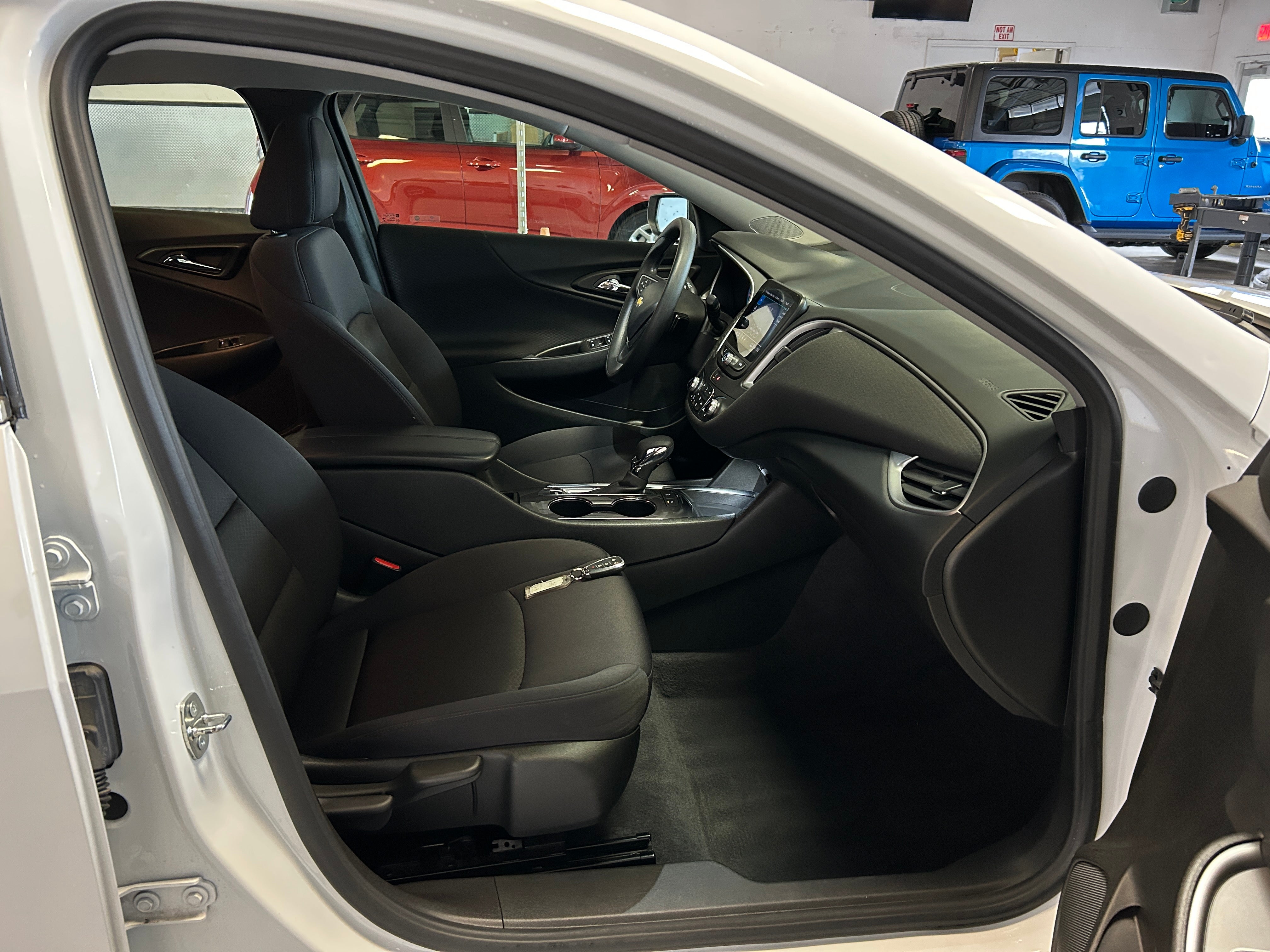 2023 Chevrolet Malibu LT 2