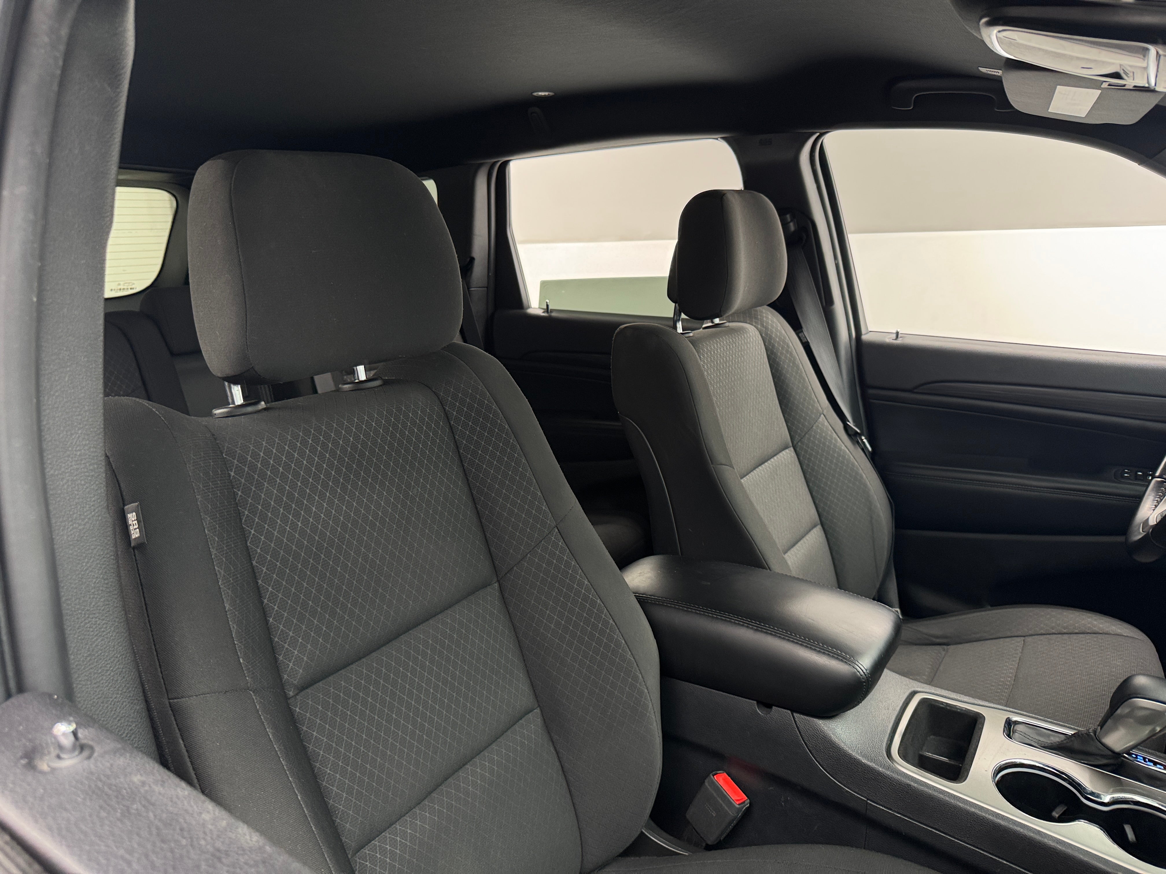 2019 Jeep Grand Cherokee Laredo 2