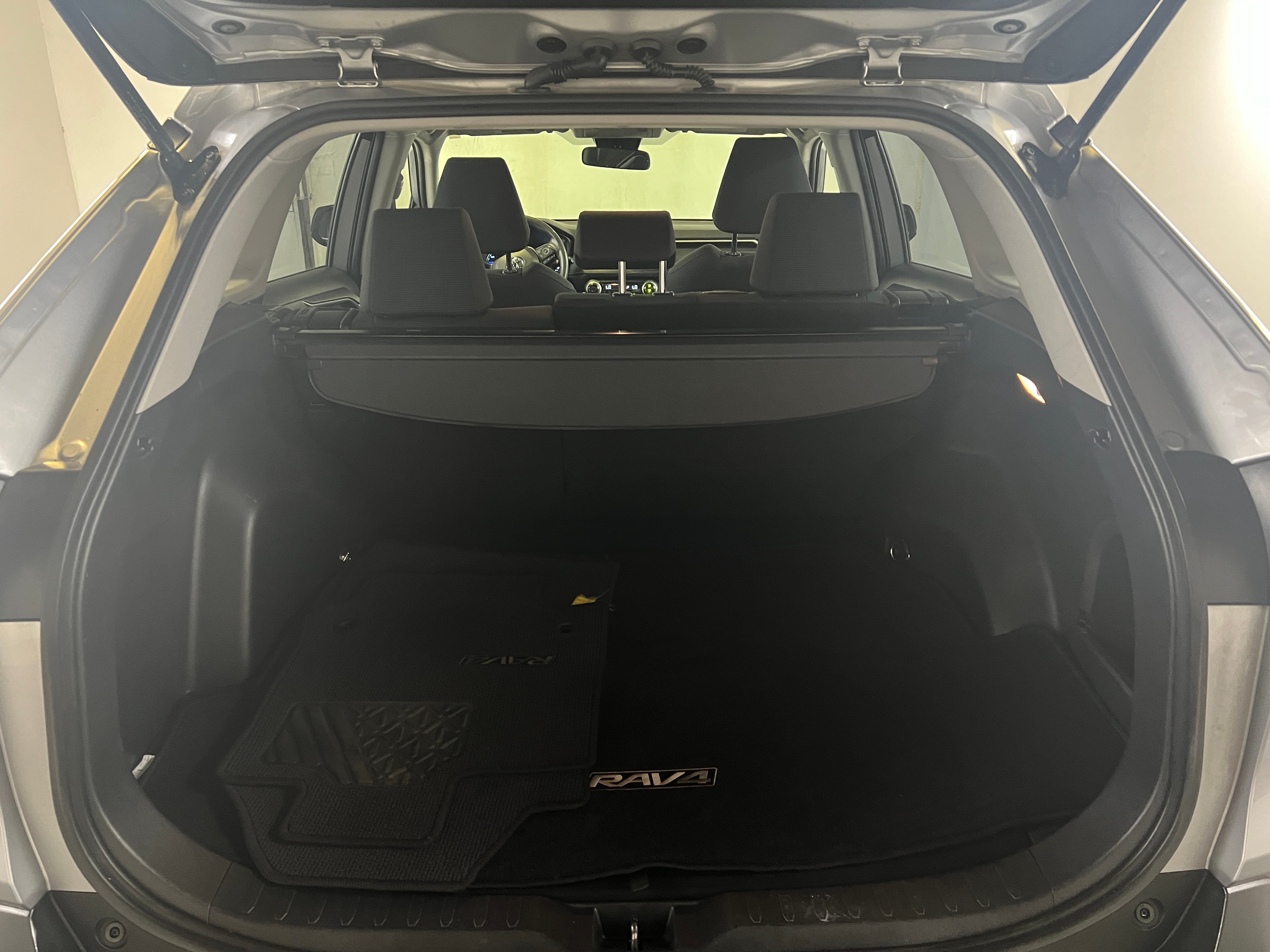 2021 Toyota RAV4 LE 7