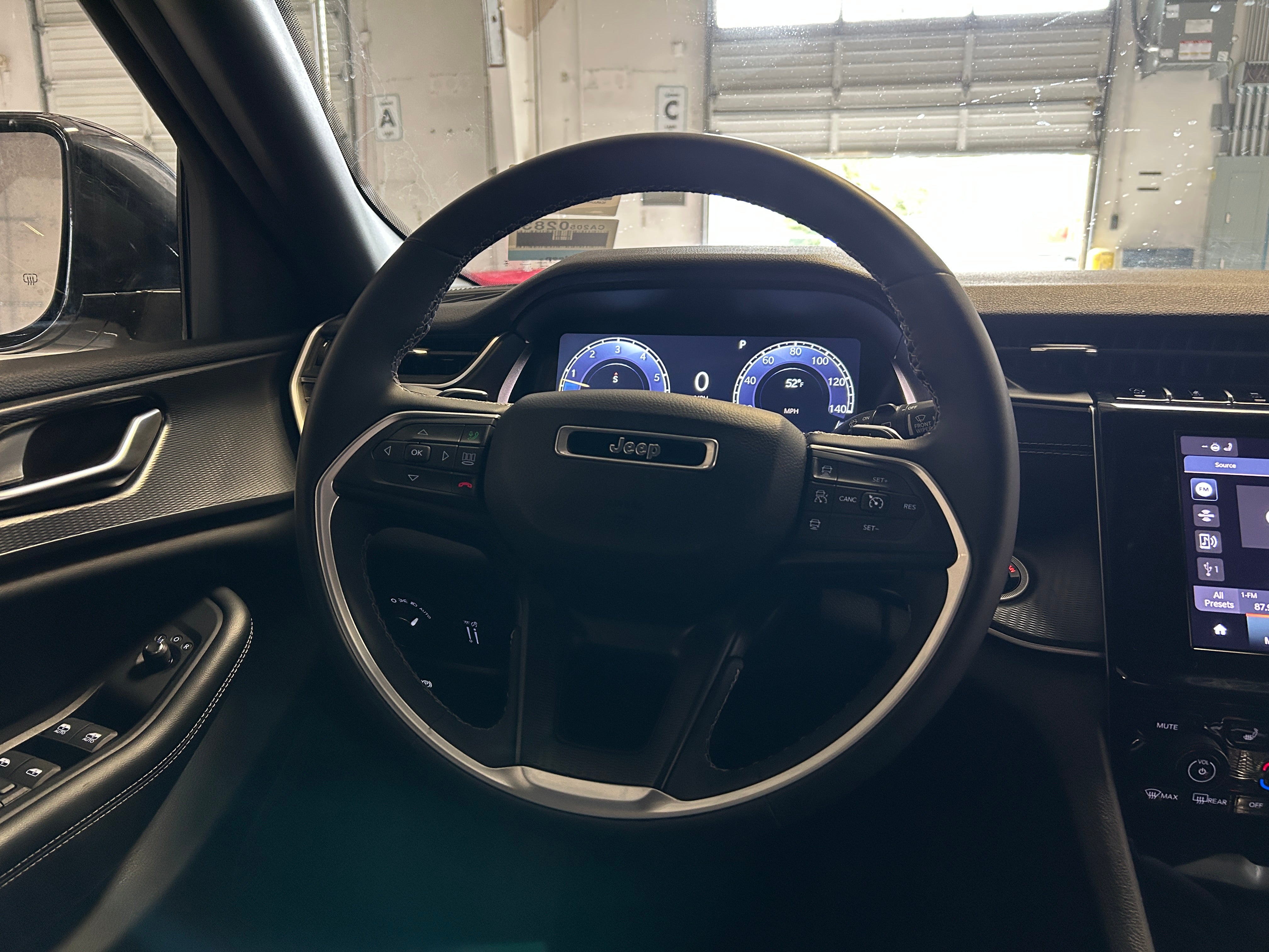 2023 Jeep Grand Cherokee L Altitude 5