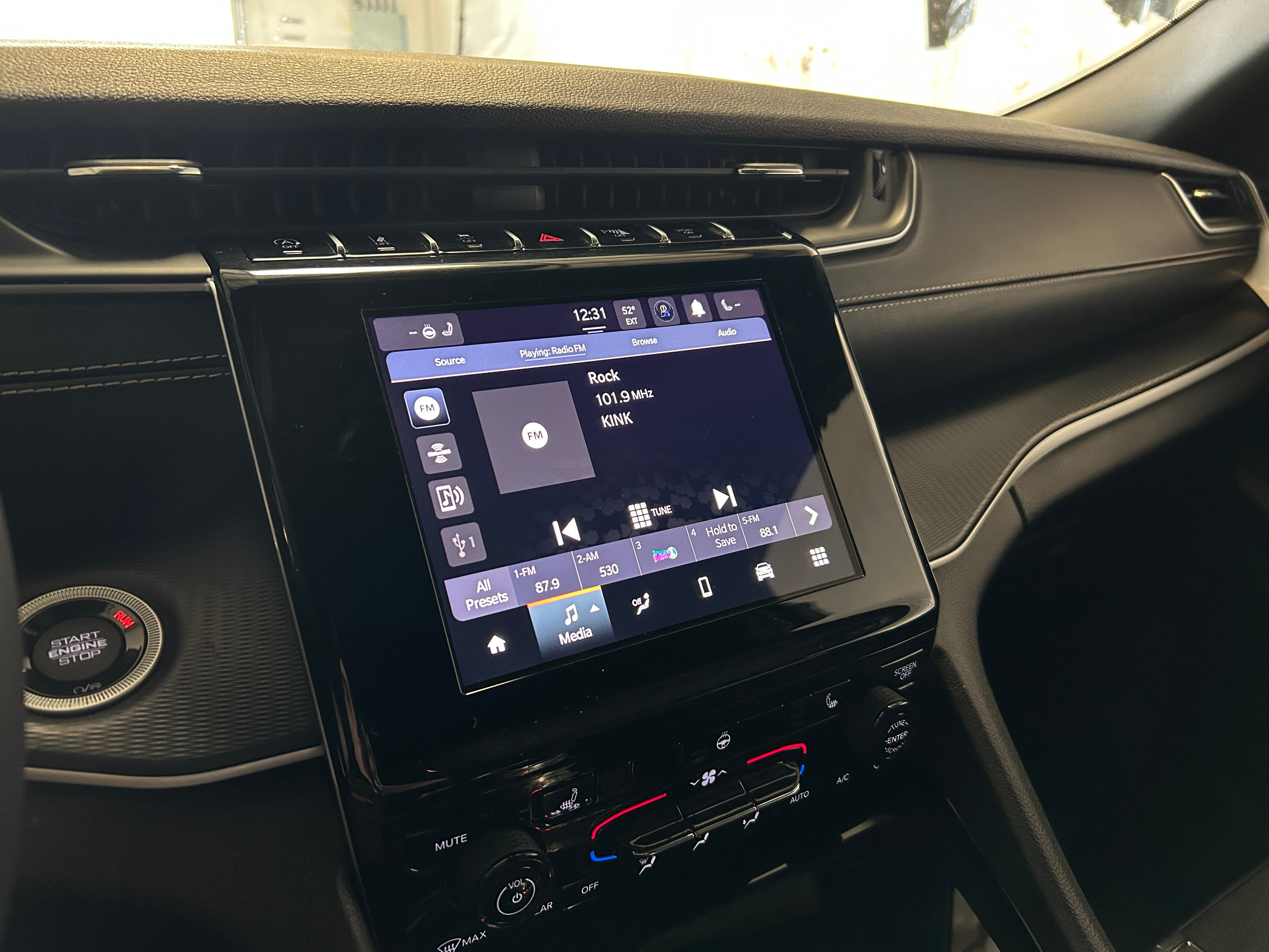 2023 Jeep Grand Cherokee L Altitude 4