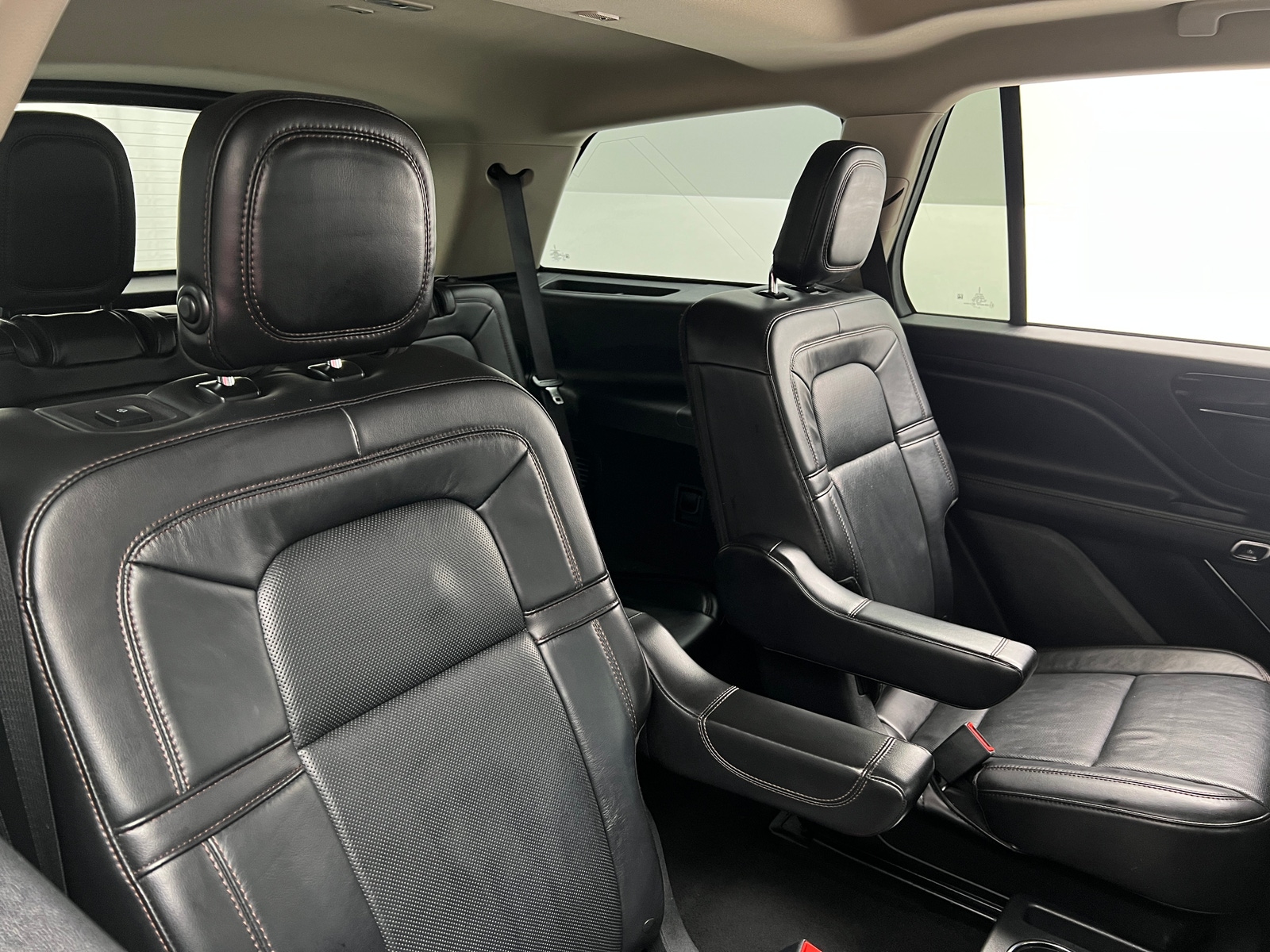 Thumbnail: 2020 Lincoln Aviator - 5