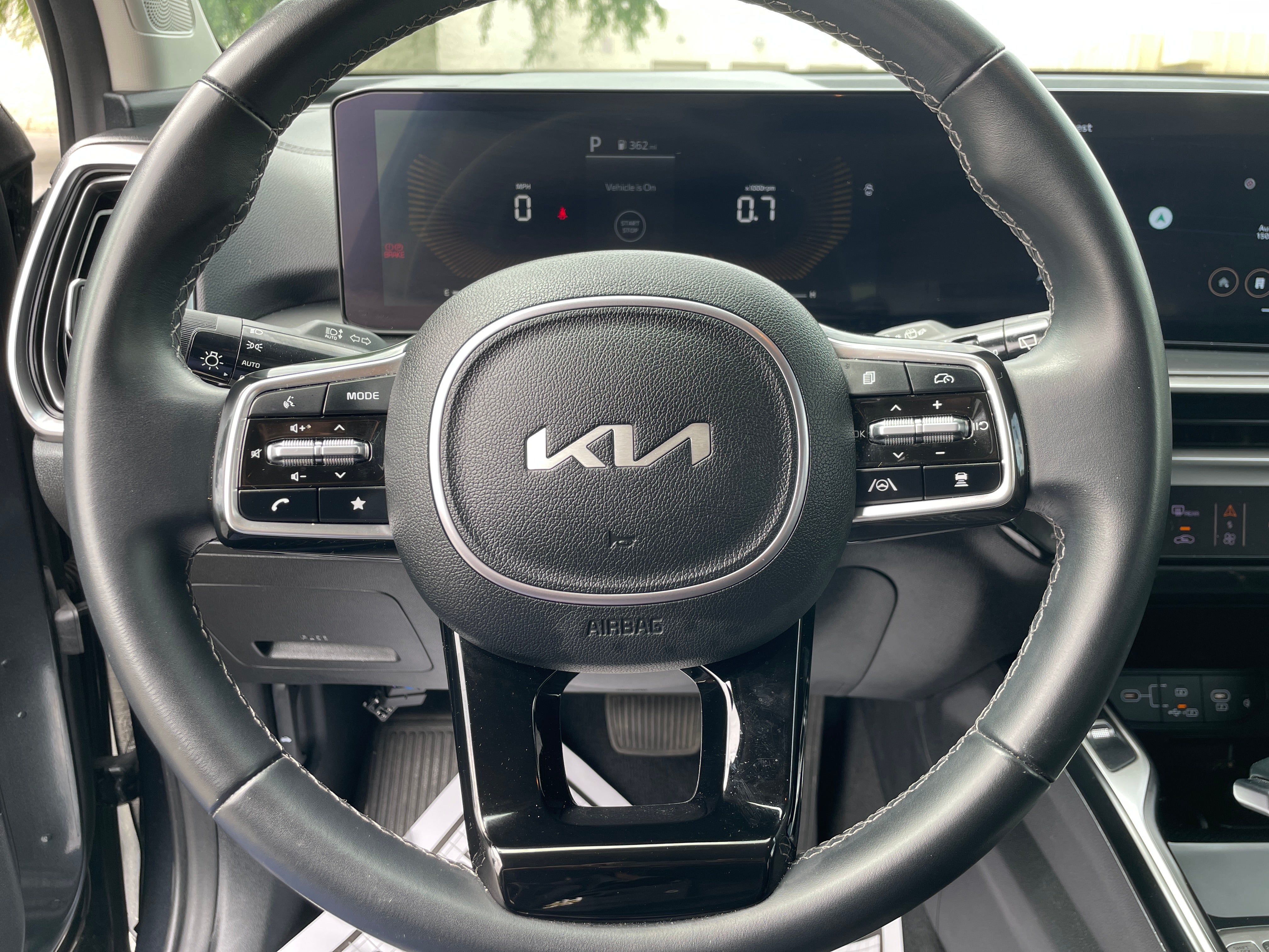 2024 Kia Sorento S 4