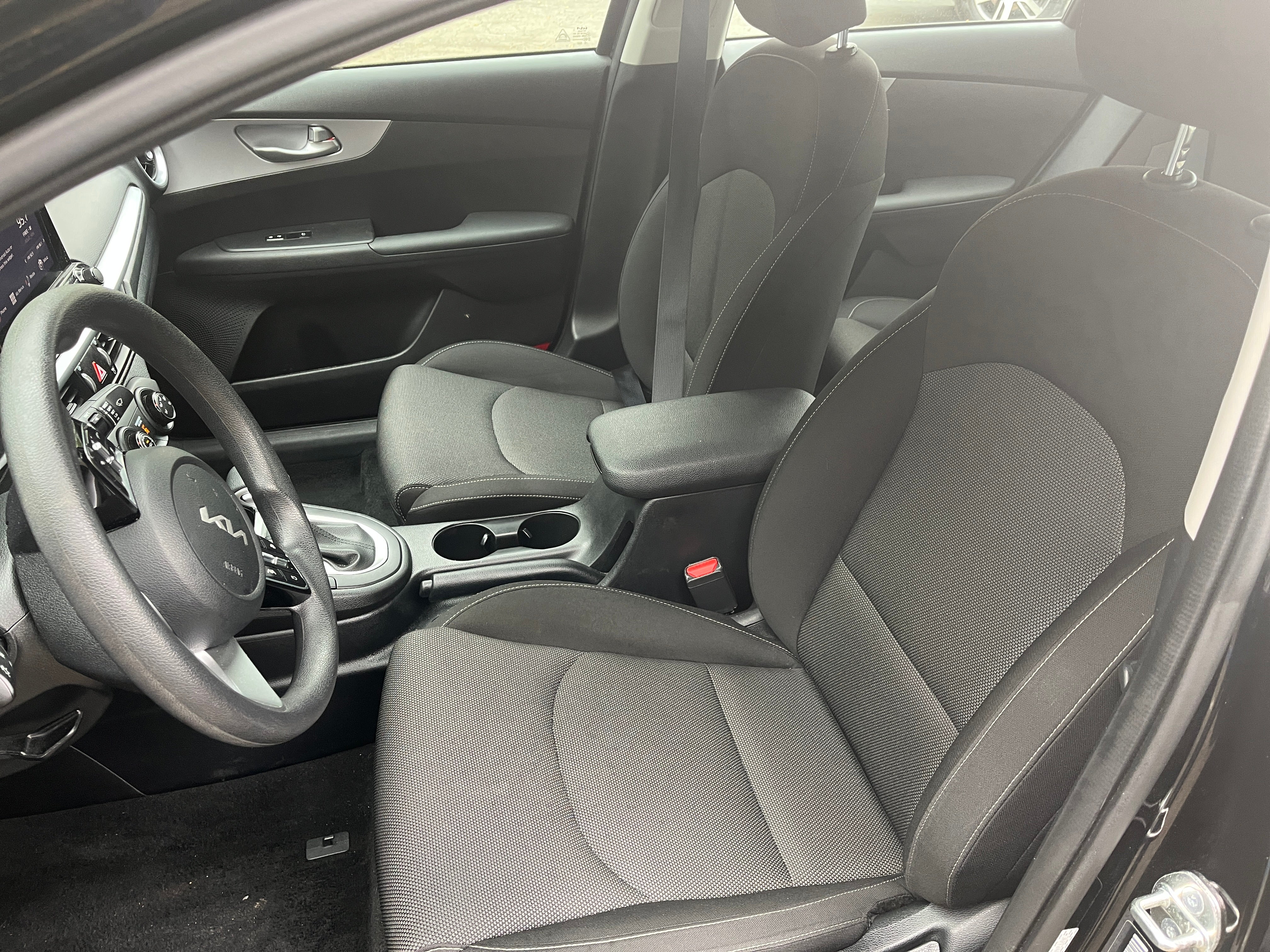 2024 Kia Forte LXS 2