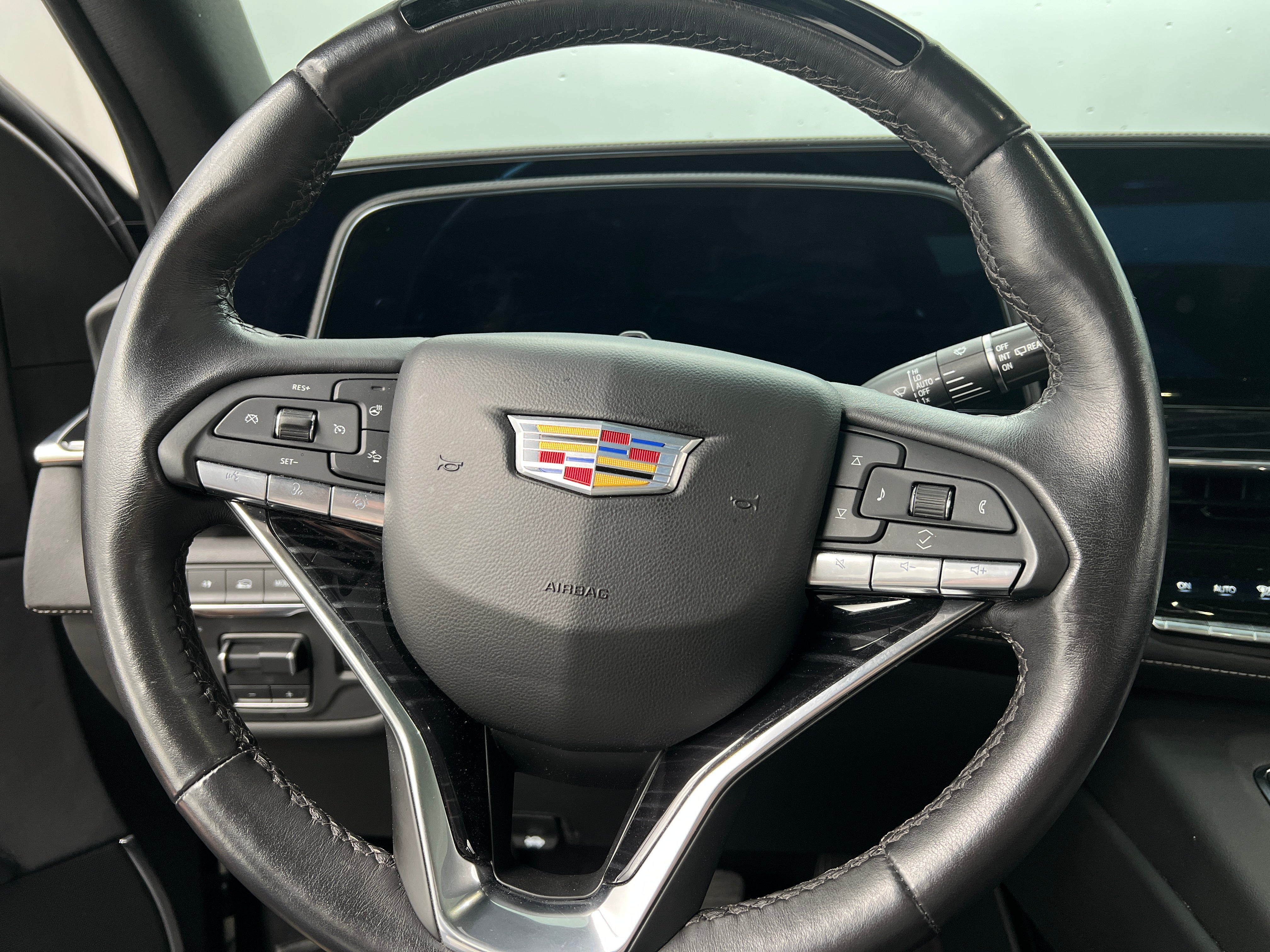 Thumbnail: 2023 Cadillac Escalade - 4