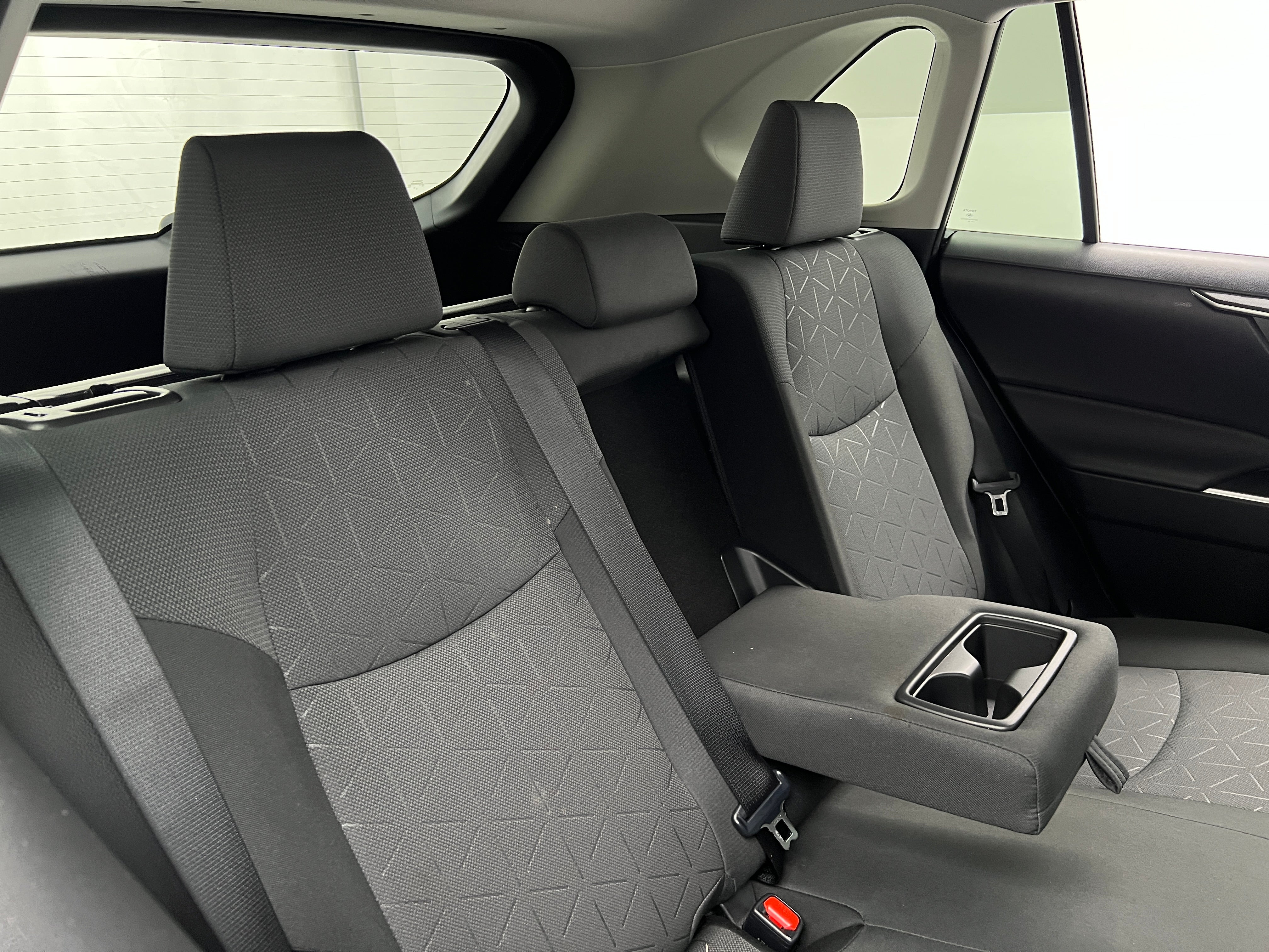 2023 Toyota RAV4 XLE 6