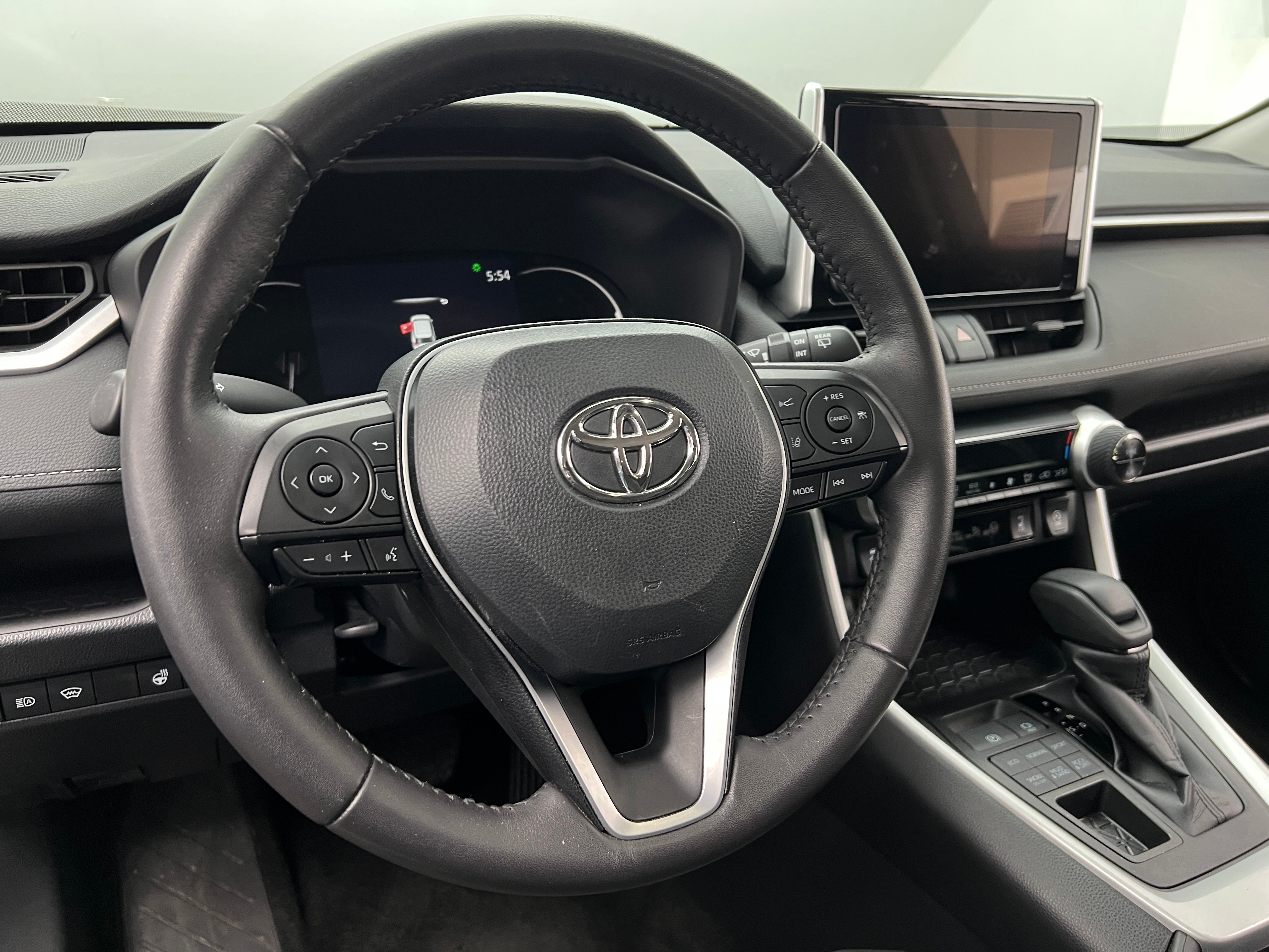2023 Toyota RAV4 XLE 5