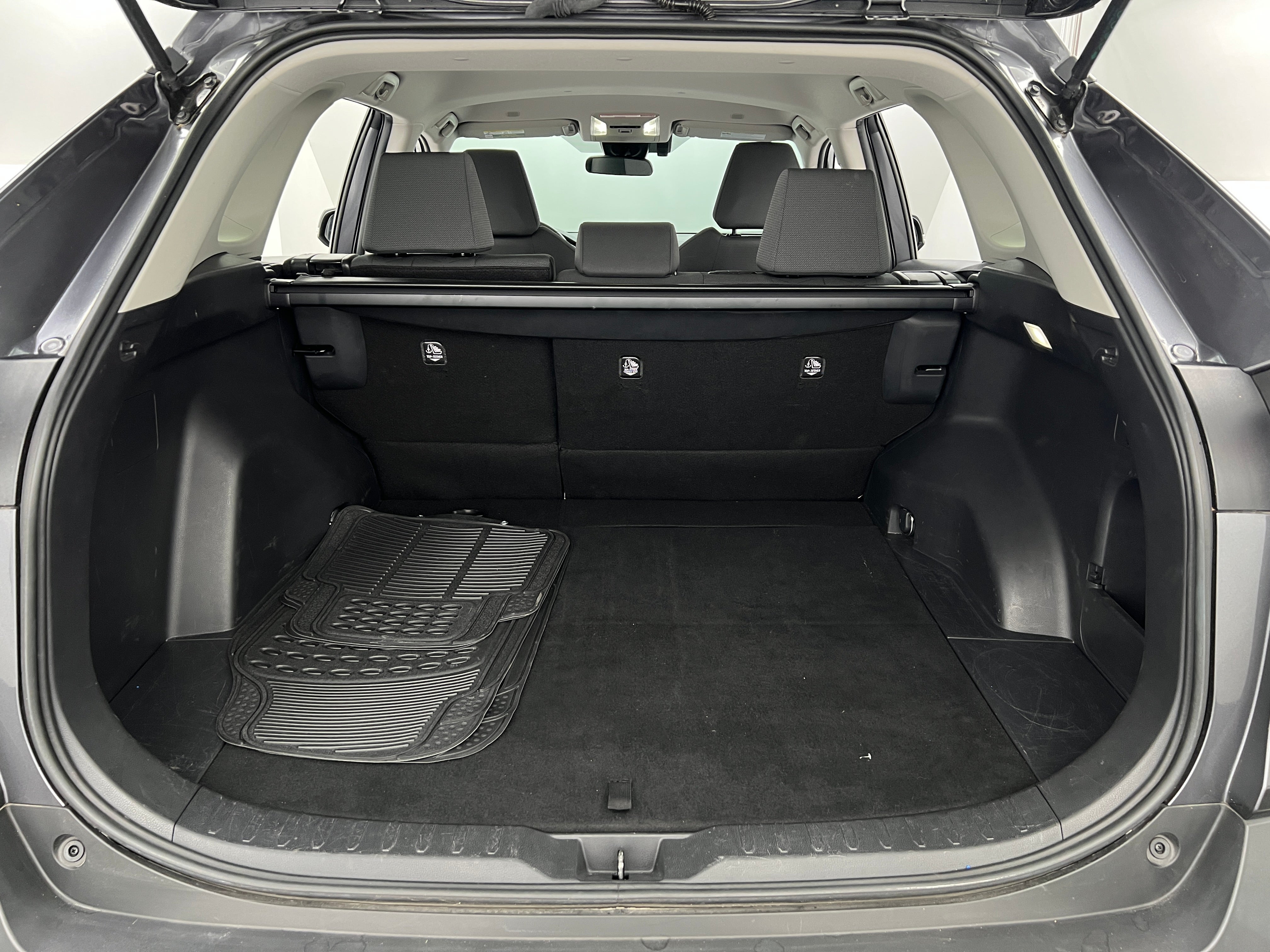 2023 Toyota RAV4 XLE 7