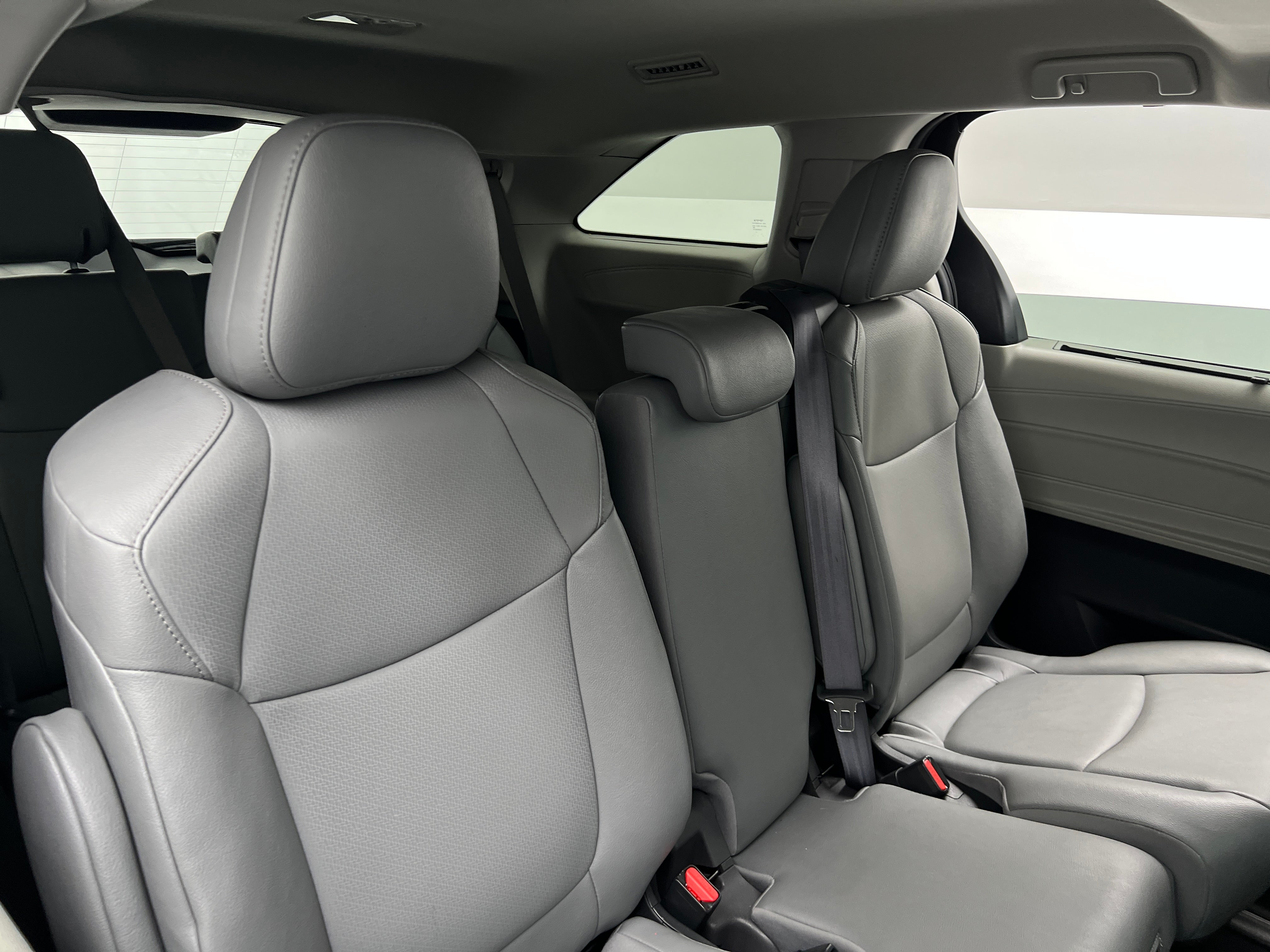 2024 Toyota Sienna XLE 5