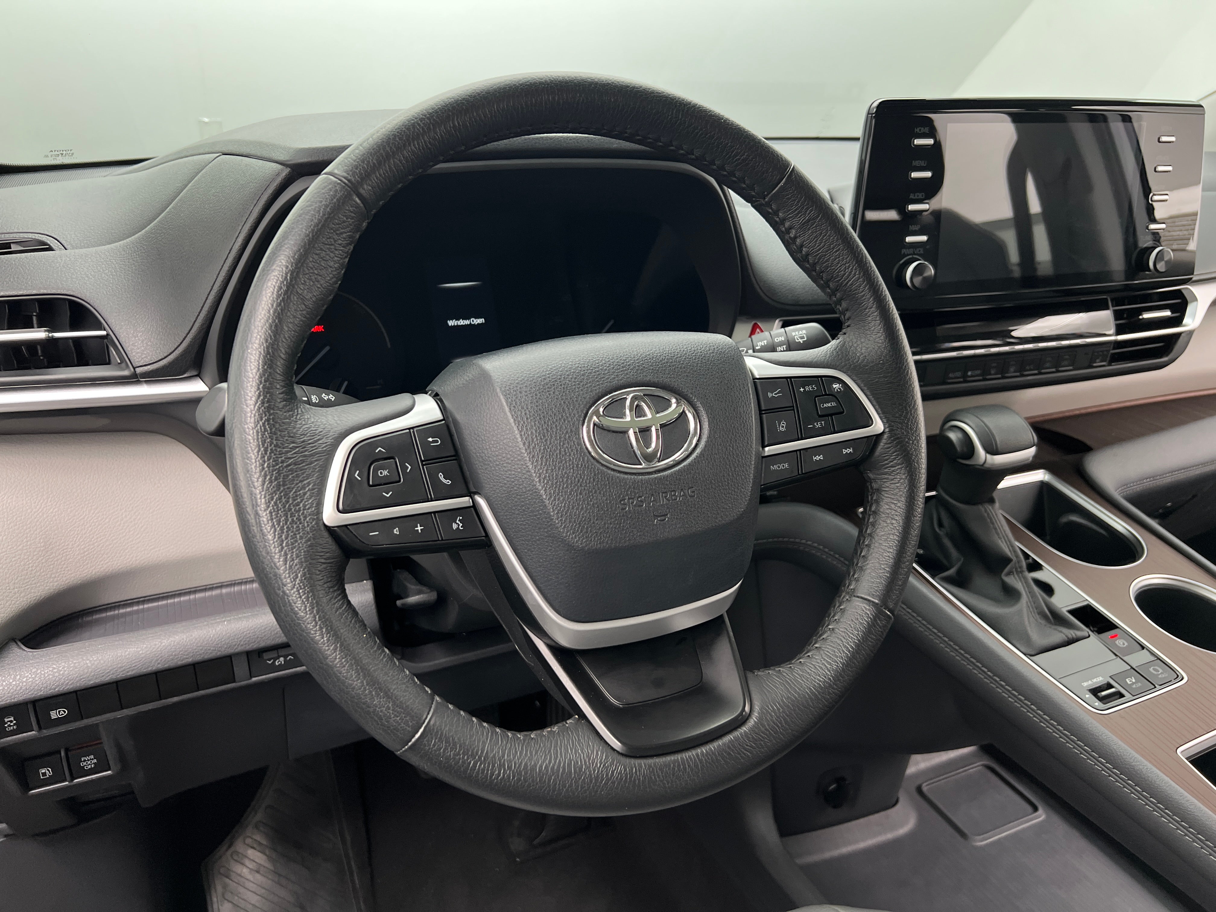 2024 Toyota Sienna XLE 4