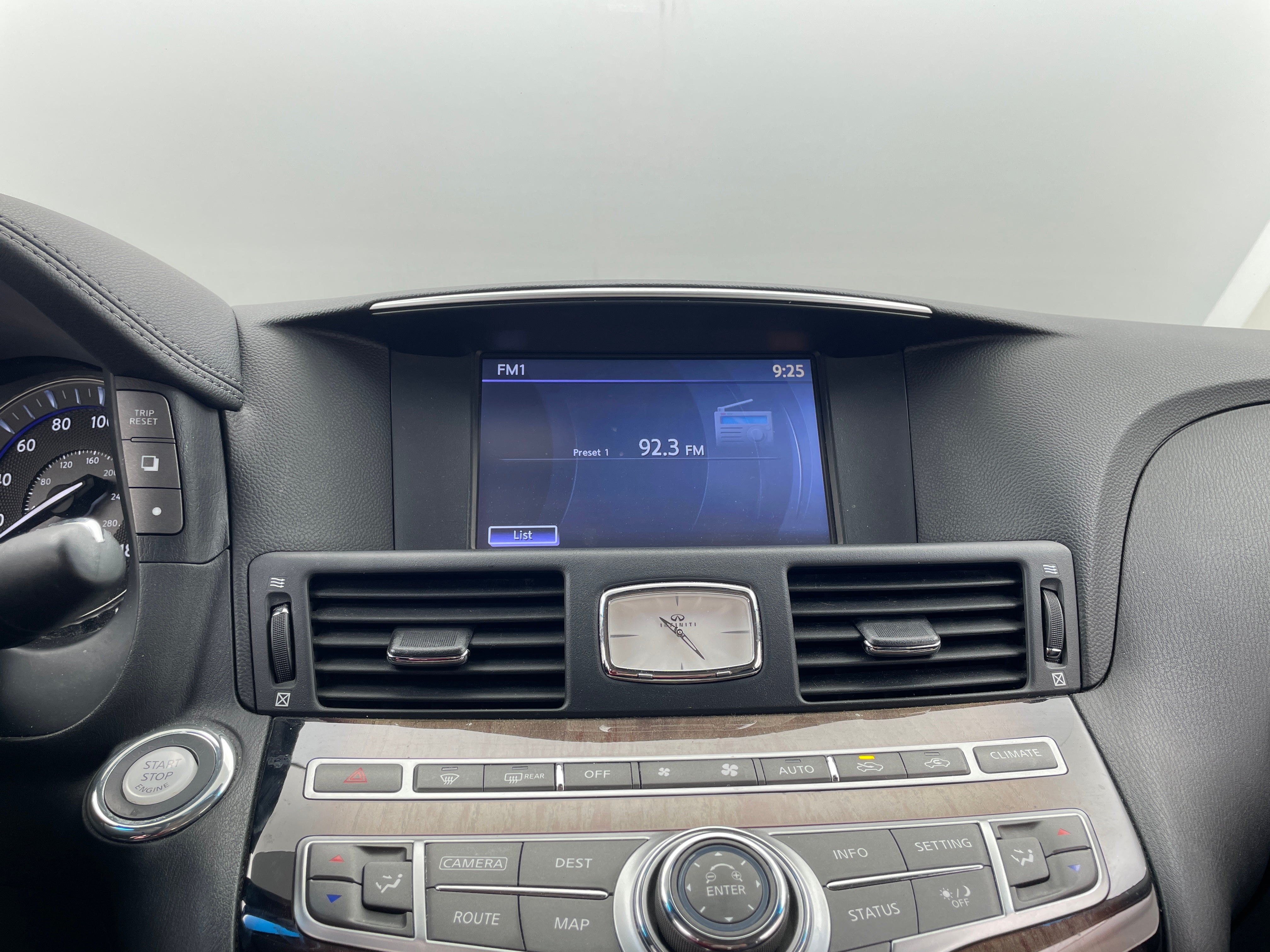 2016 INFINITI Q70  3