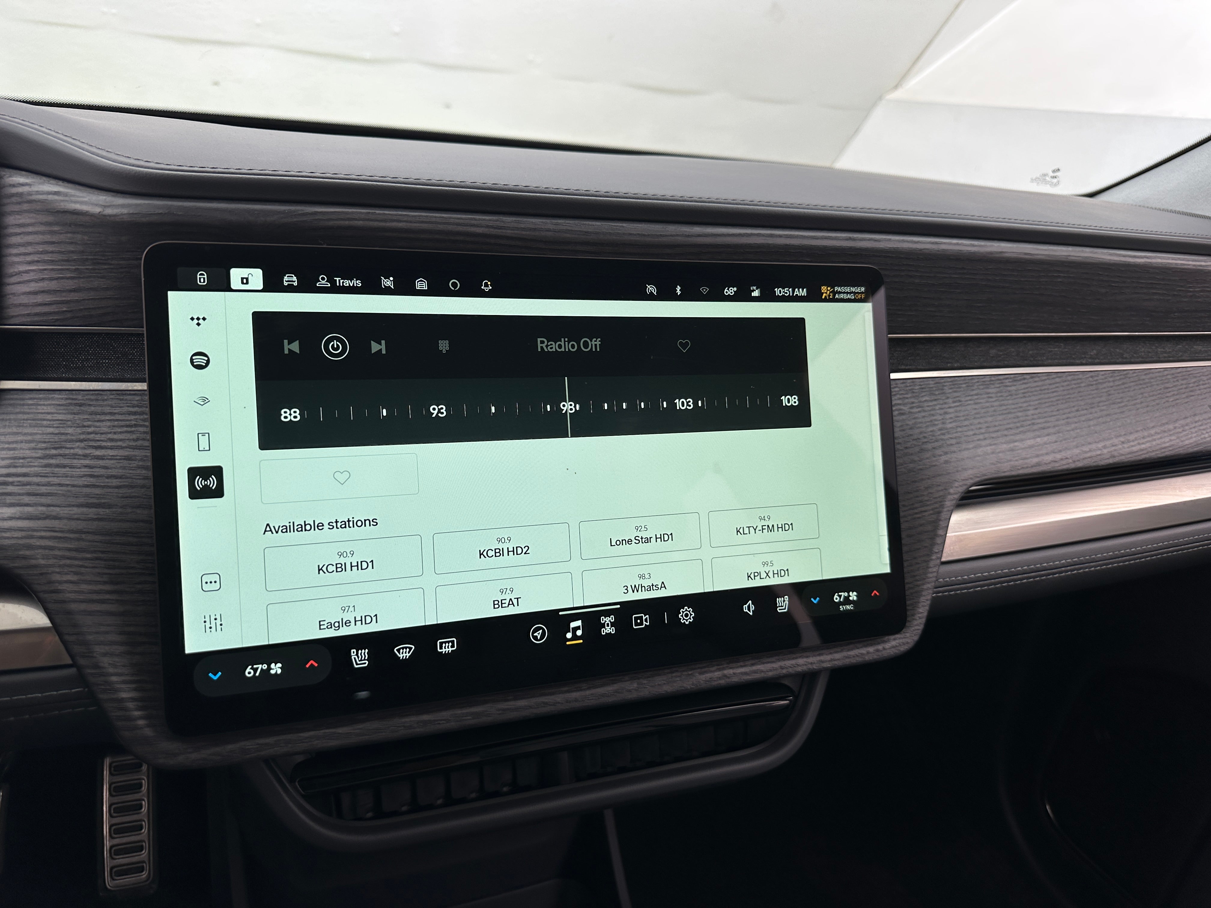 2023 Rivian R1S Adventure 3