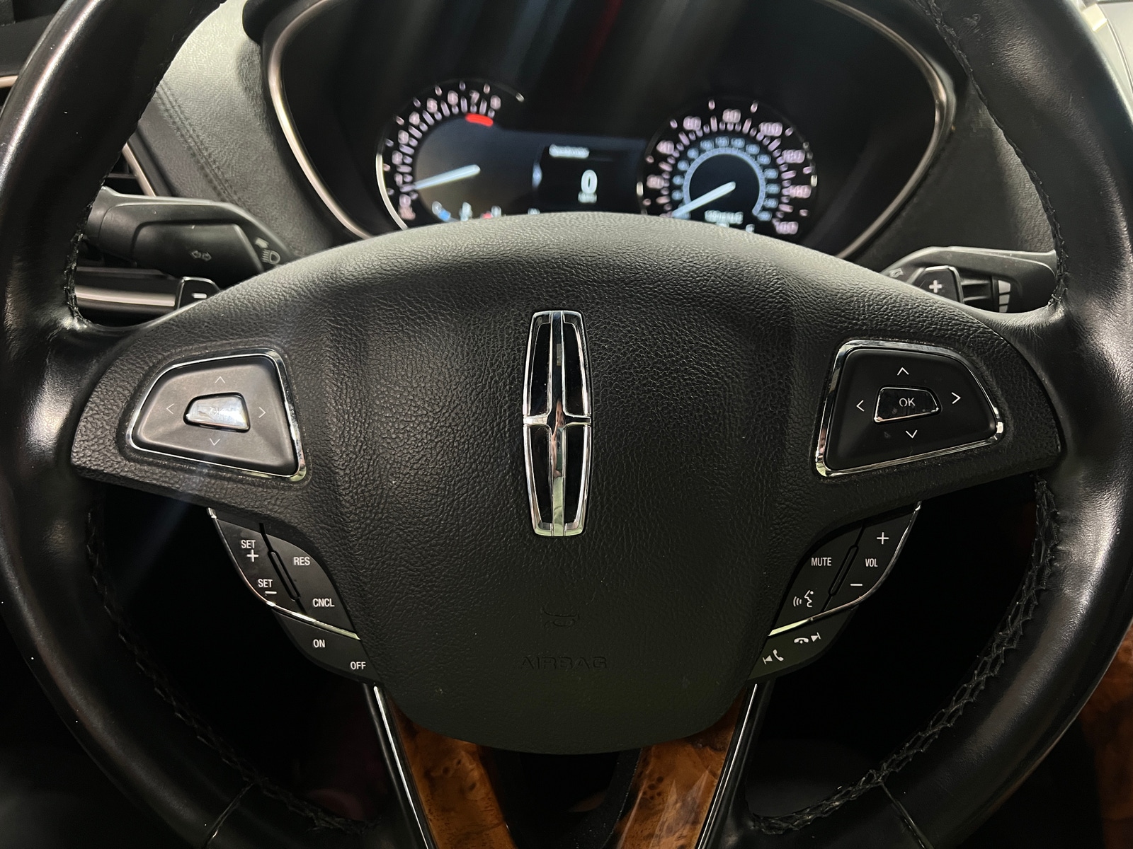 Thumbnail: 2017 Lincoln MKX - 4