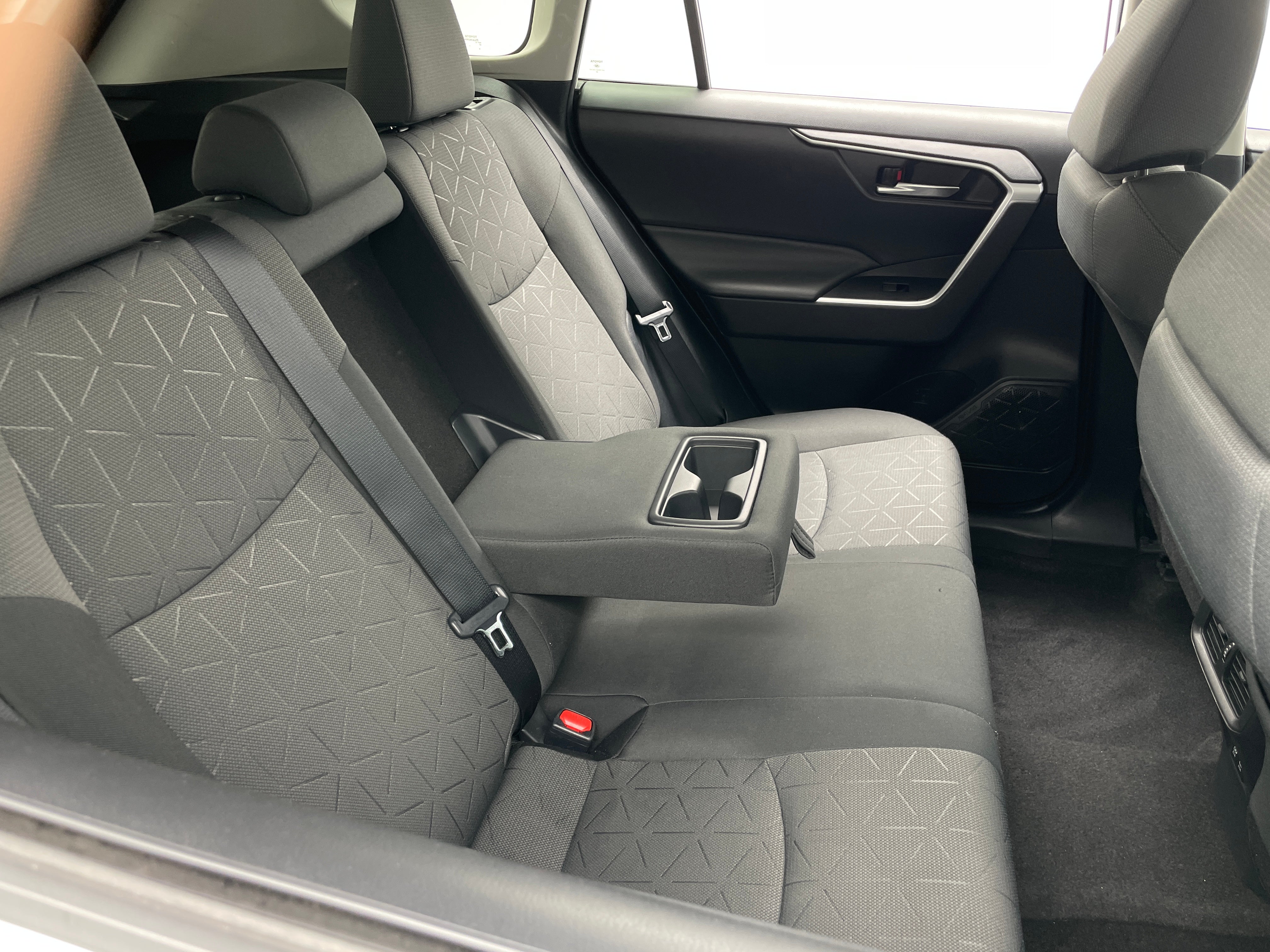 2021 Toyota RAV4 XLE 6