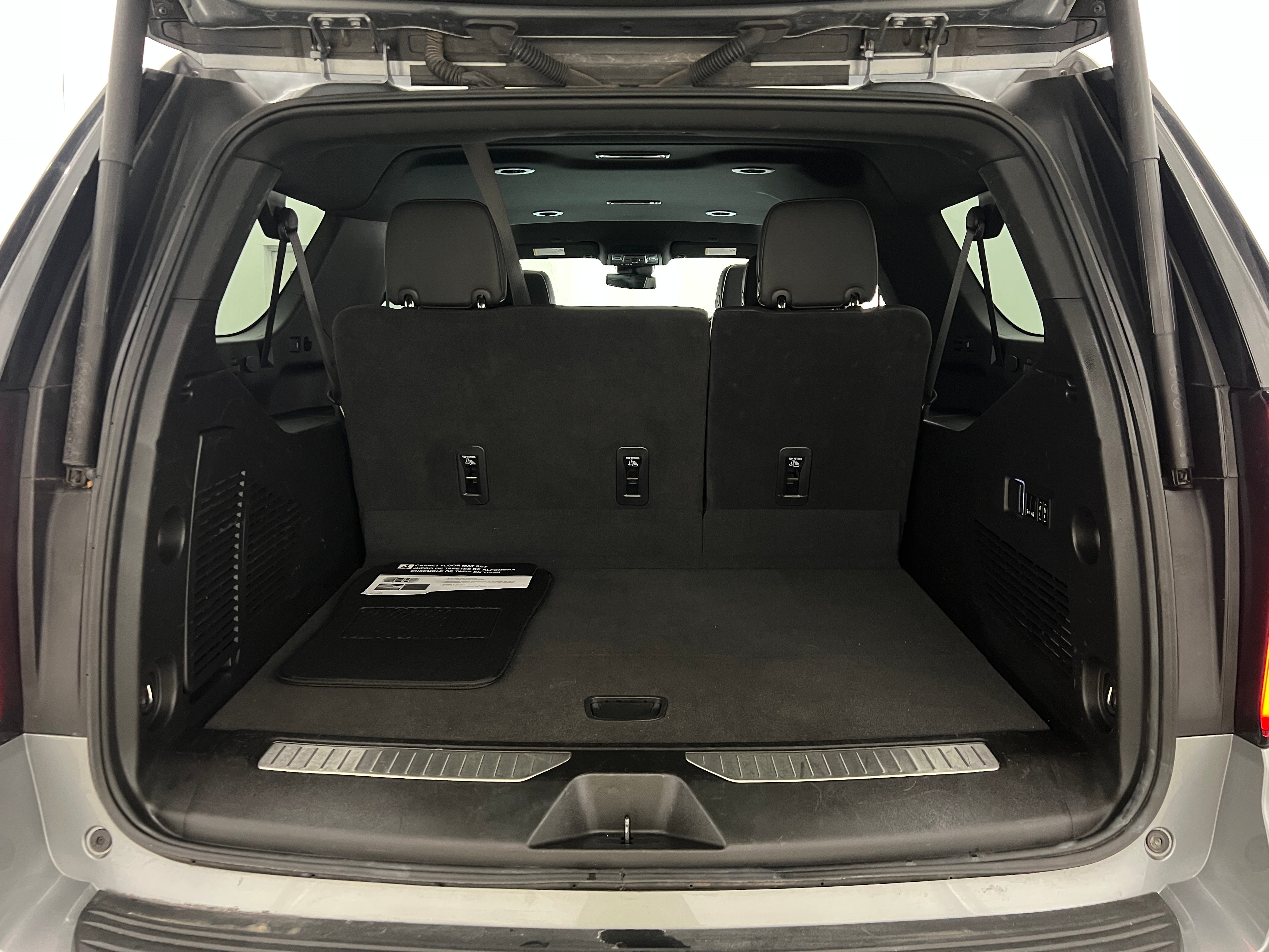 2023 Chevrolet Suburban Premier 6