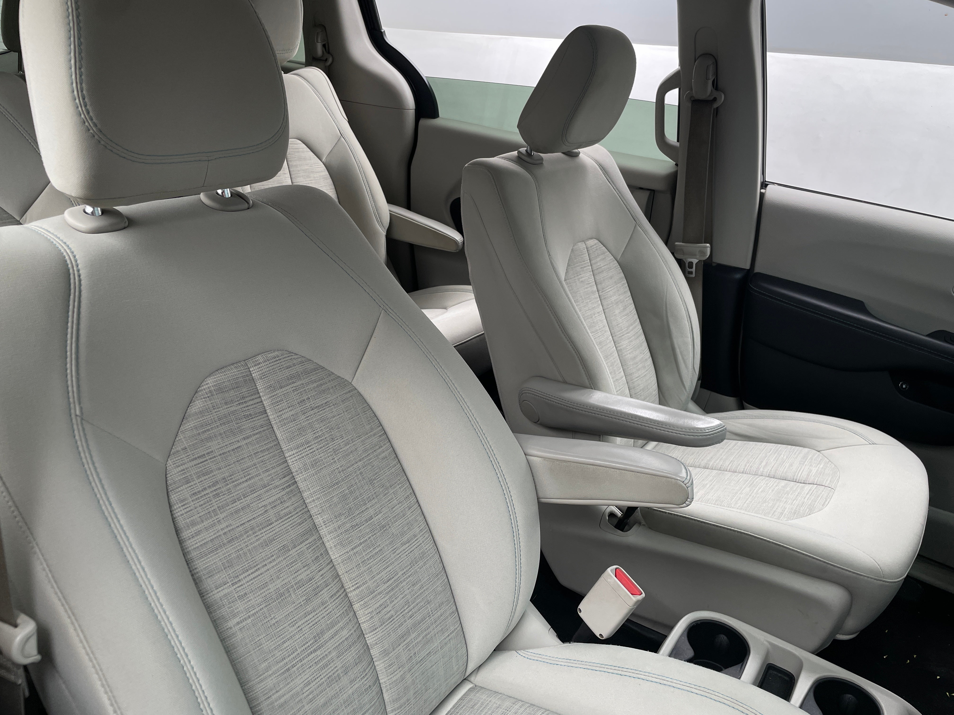 2018 Chrysler Pacifica Hybrid Touring Plus 2