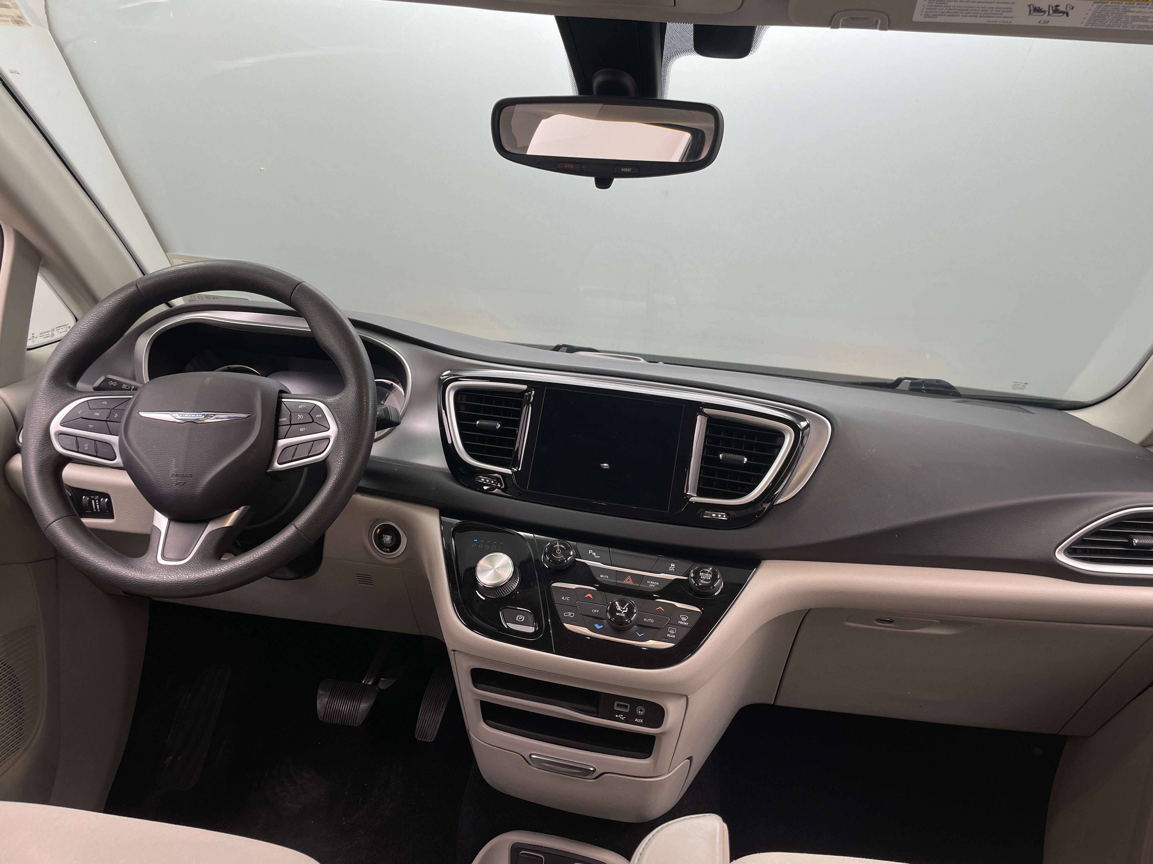 2018 Chrysler Pacifica Hybrid Touring Plus 3