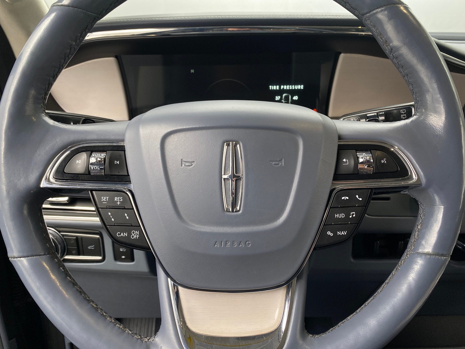 Thumbnail: 2020 Lincoln Navigator - 4
