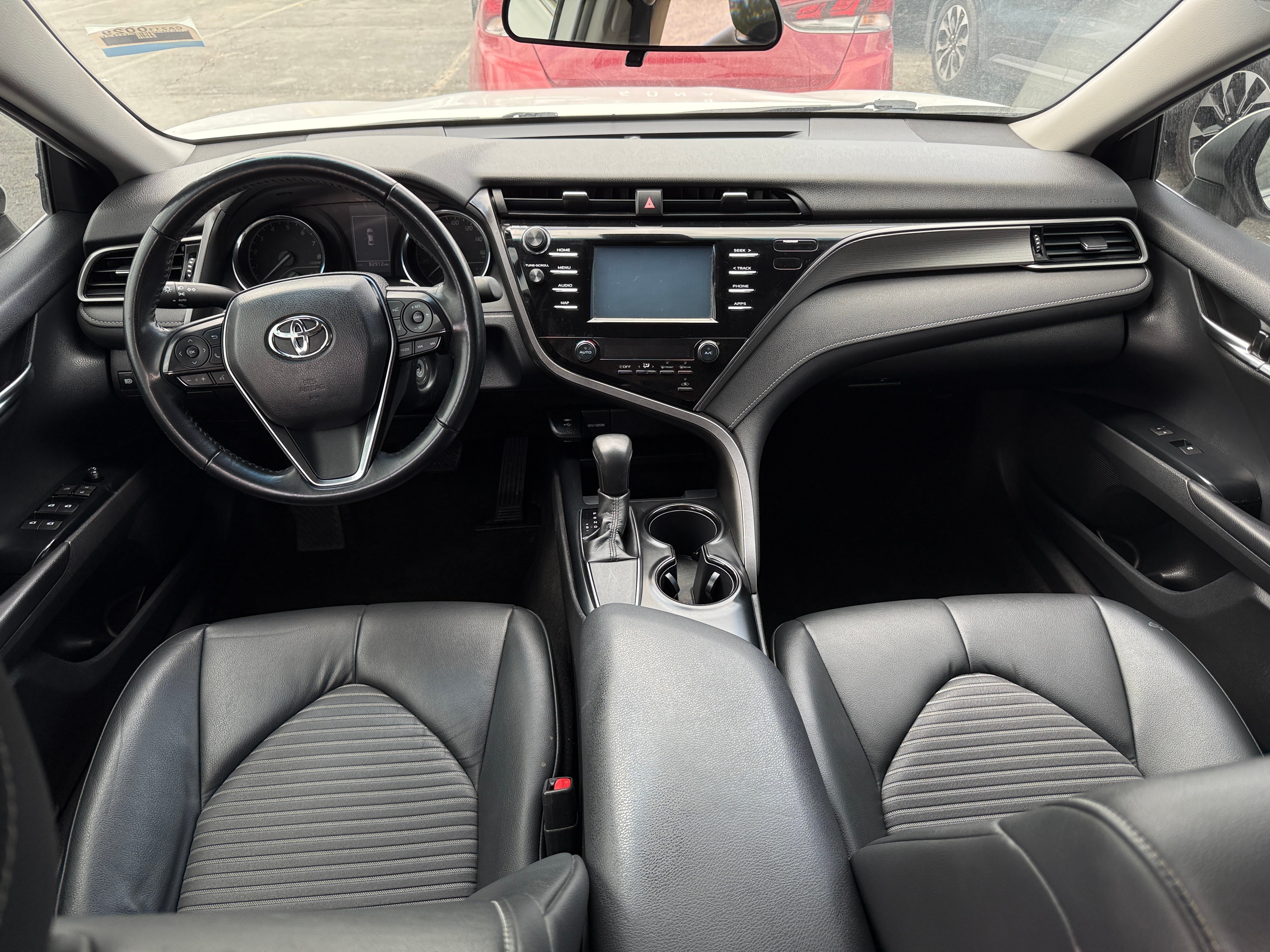 2019 Toyota Camry SE 3