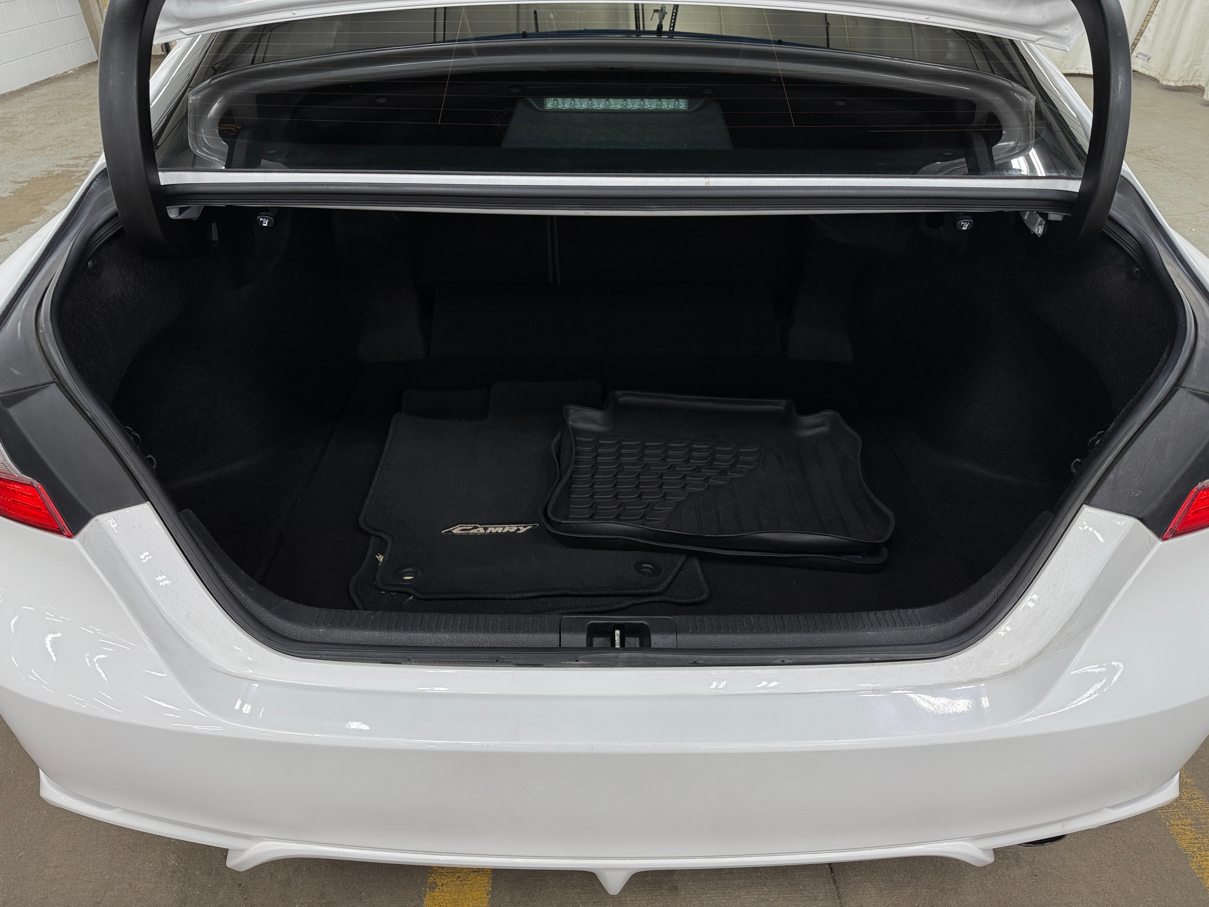 2019 Toyota Camry SE 7