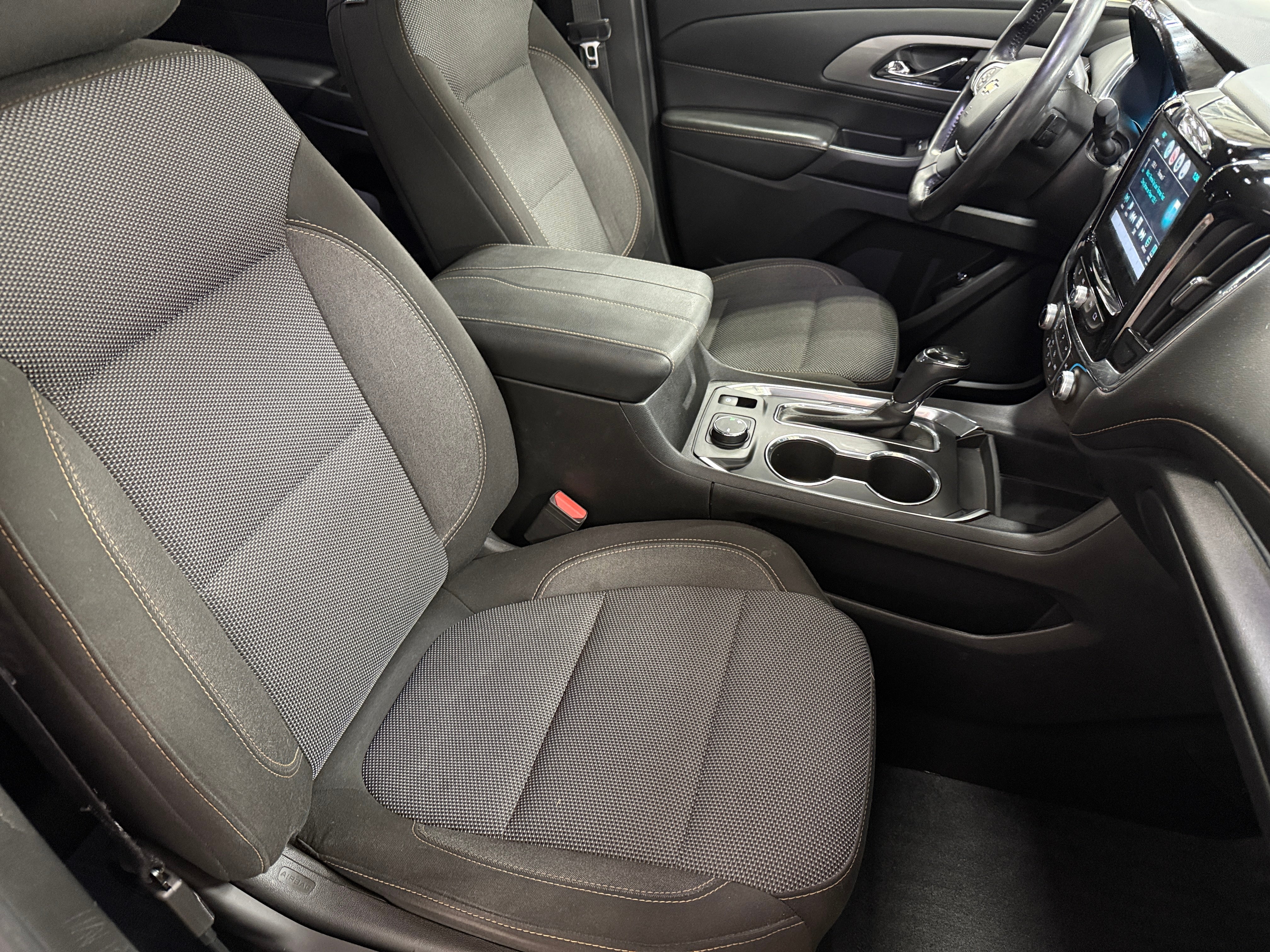 2018 Chevrolet Traverse LT 2