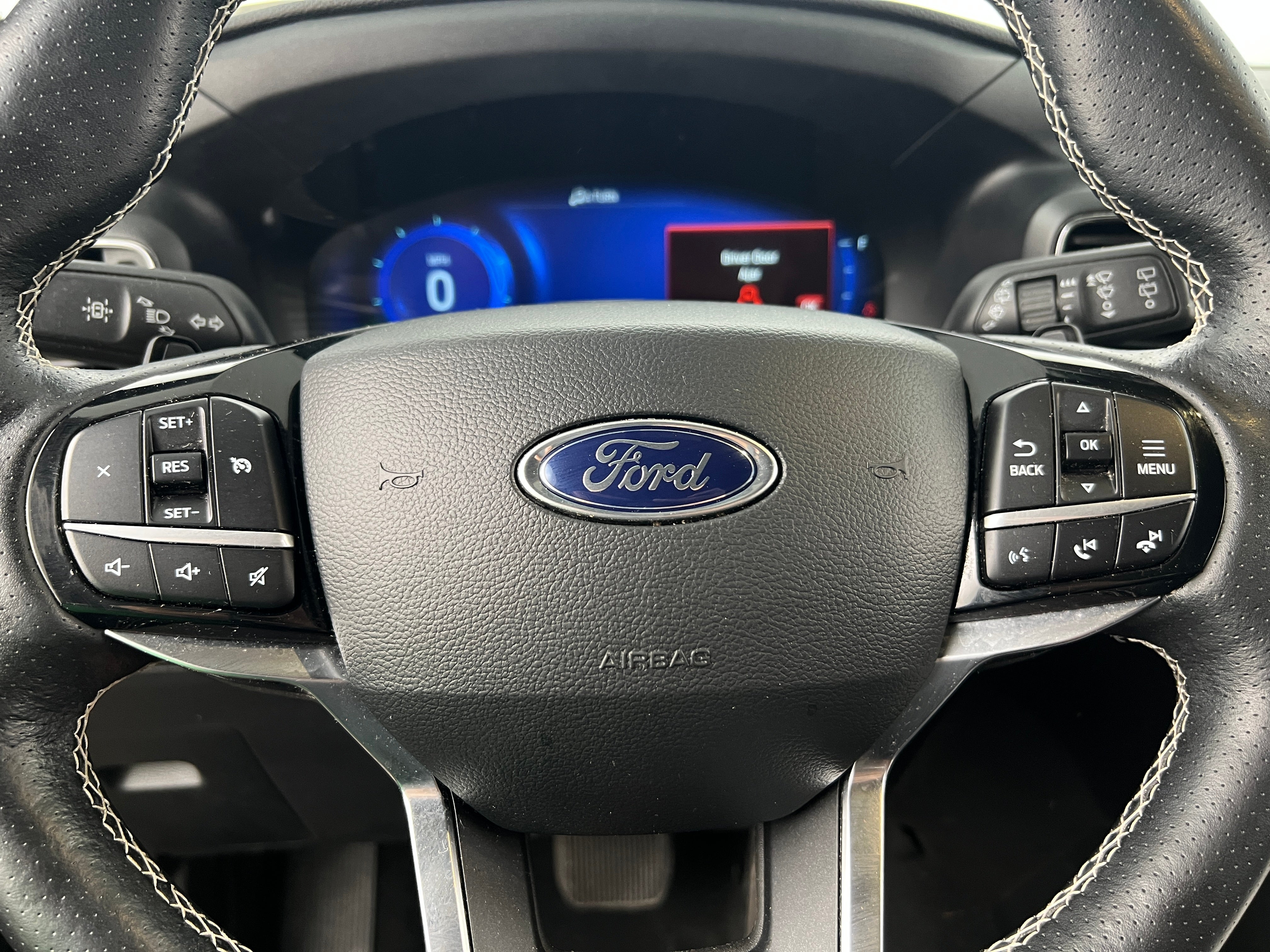 2022 Ford Explorer ST 4