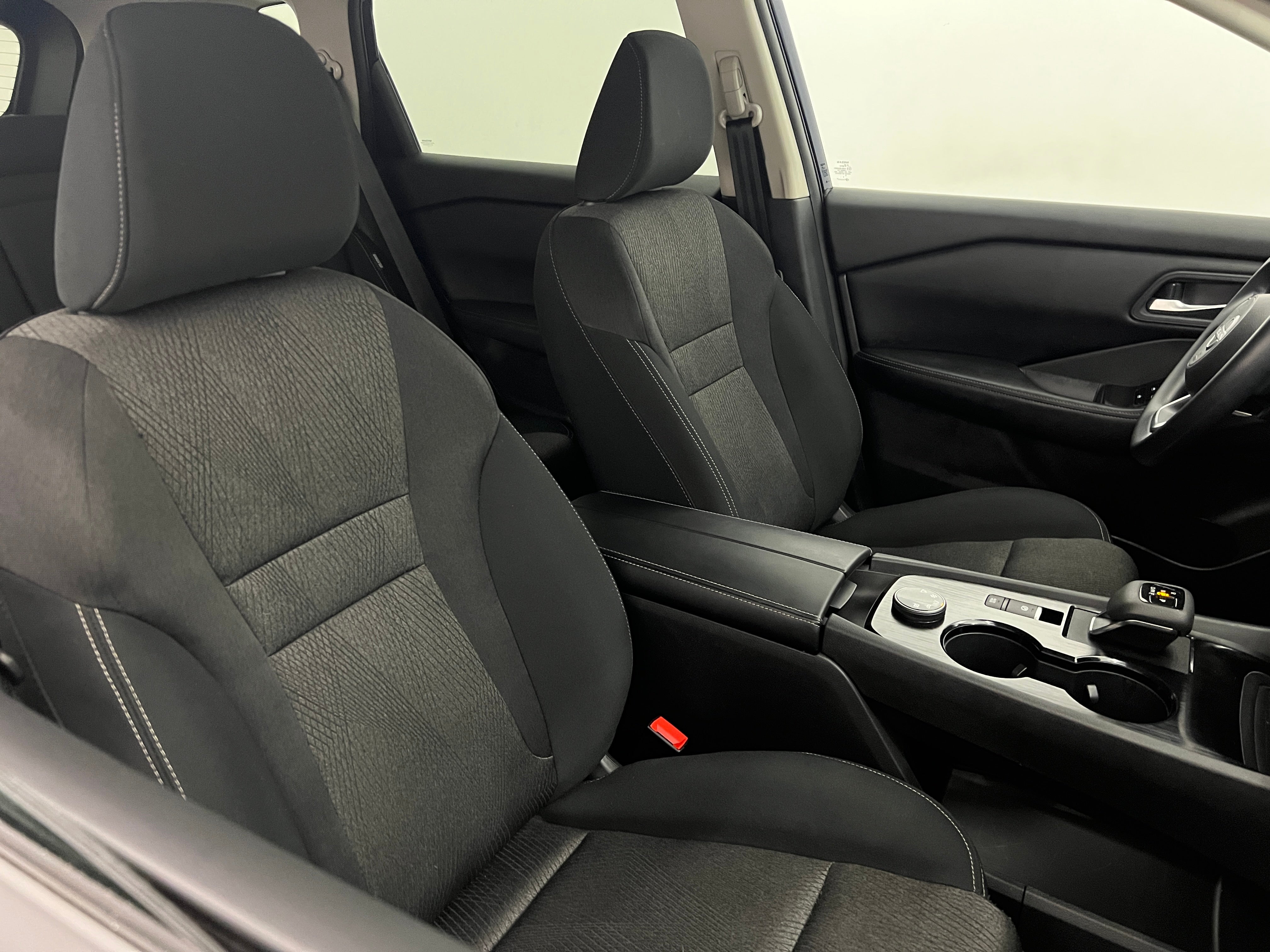 2024 Nissan Rogue SV 2