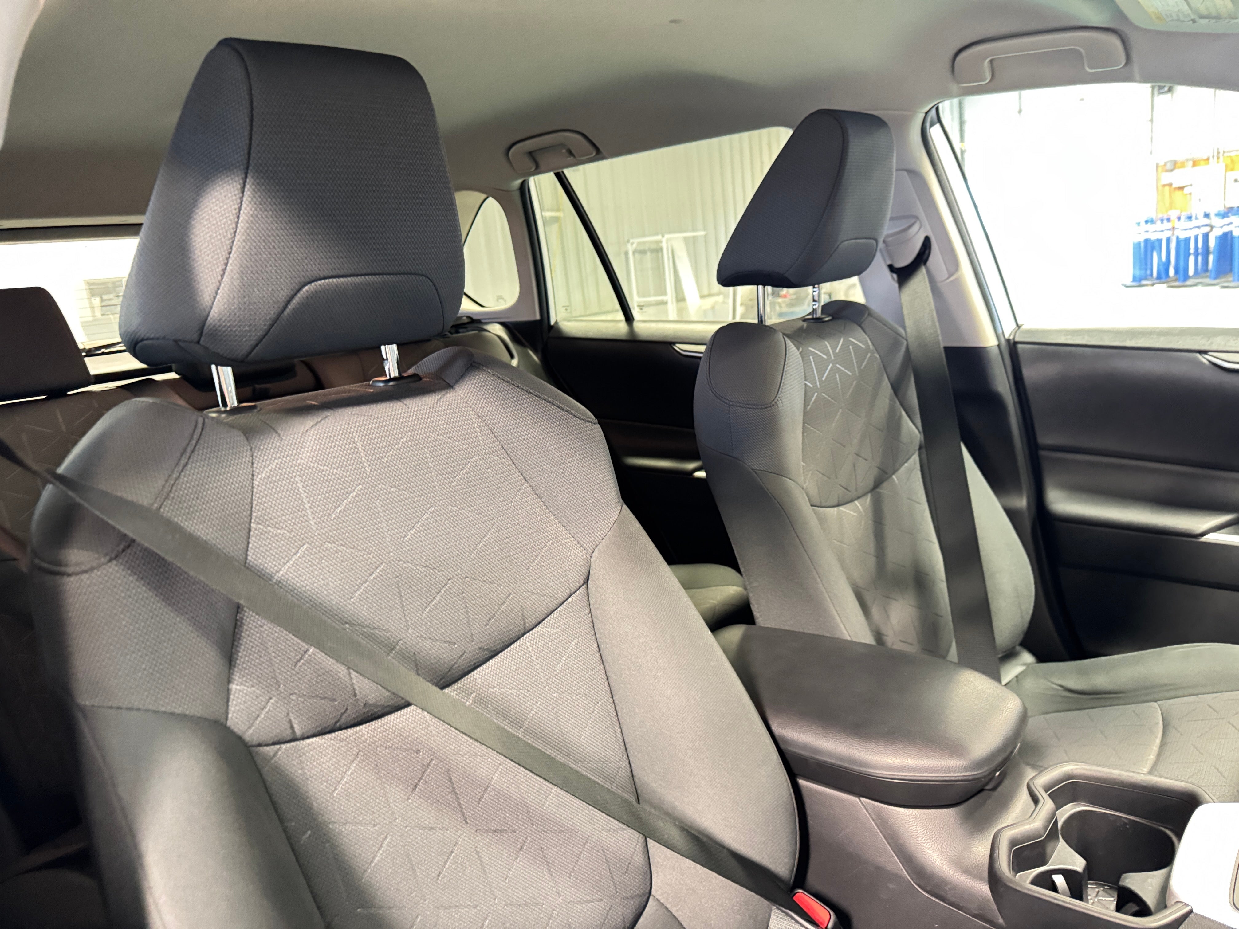 2021 Toyota RAV4 XLE 2