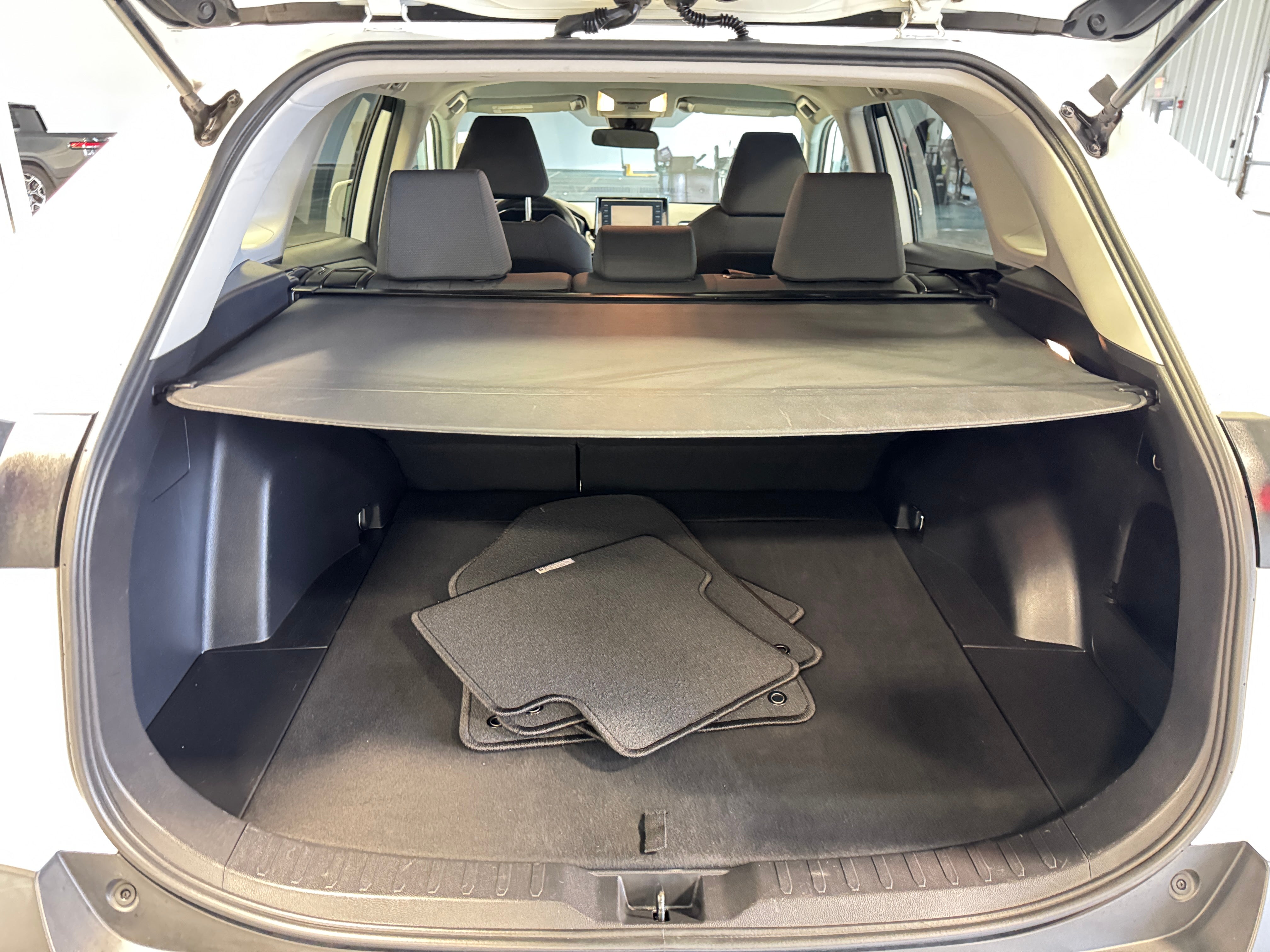 2021 Toyota RAV4 XLE 7