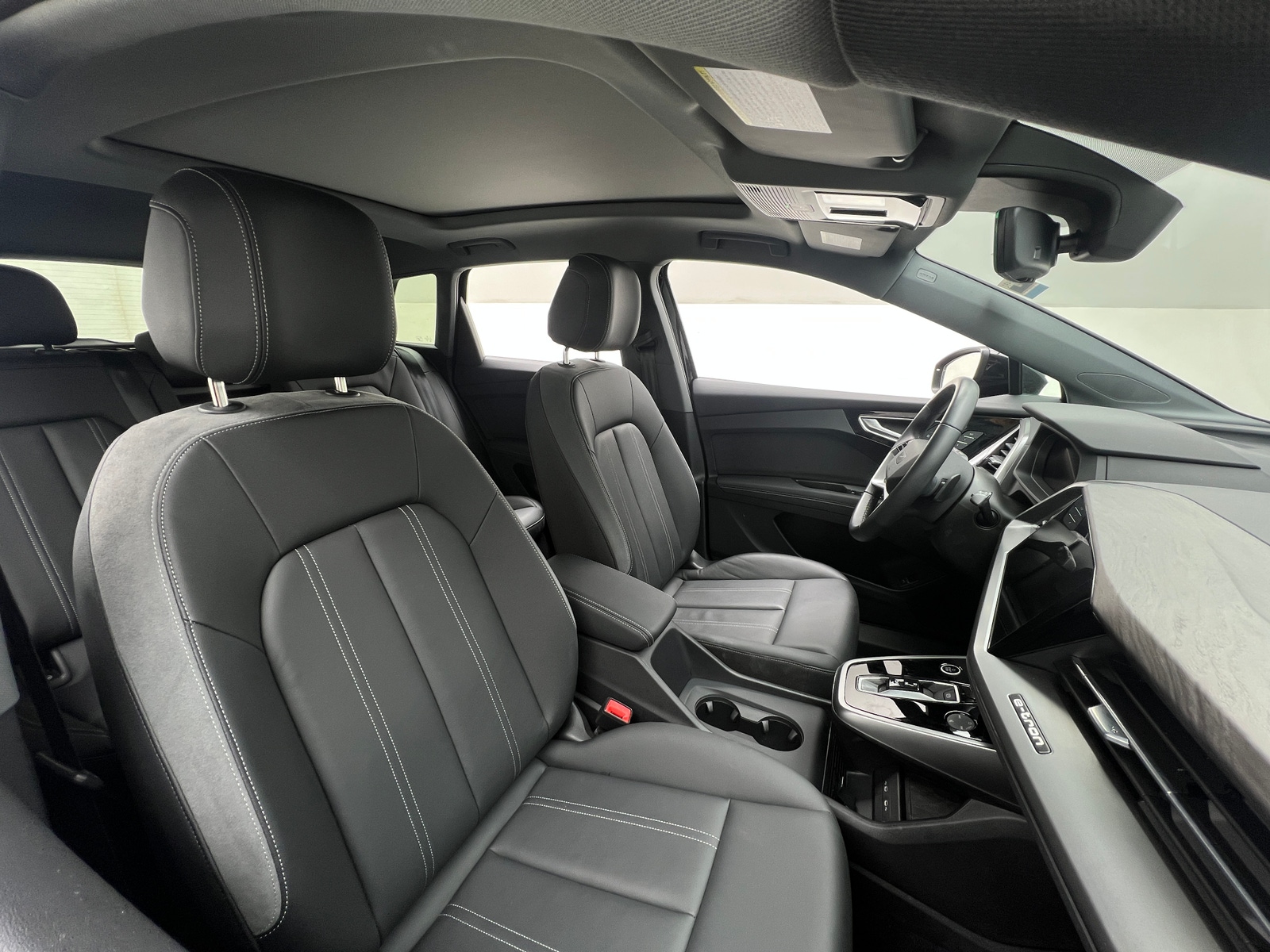 Thumbnail: 2024 Audi Q4 e-tron - 2