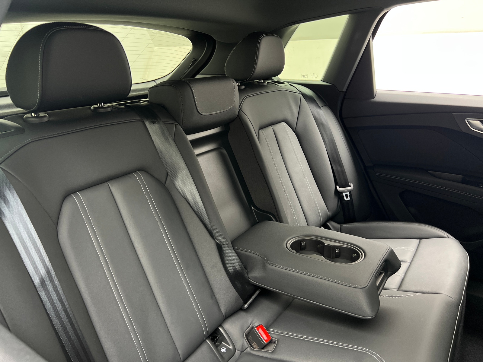 Thumbnail: 2024 Audi Q4 e-tron - 6