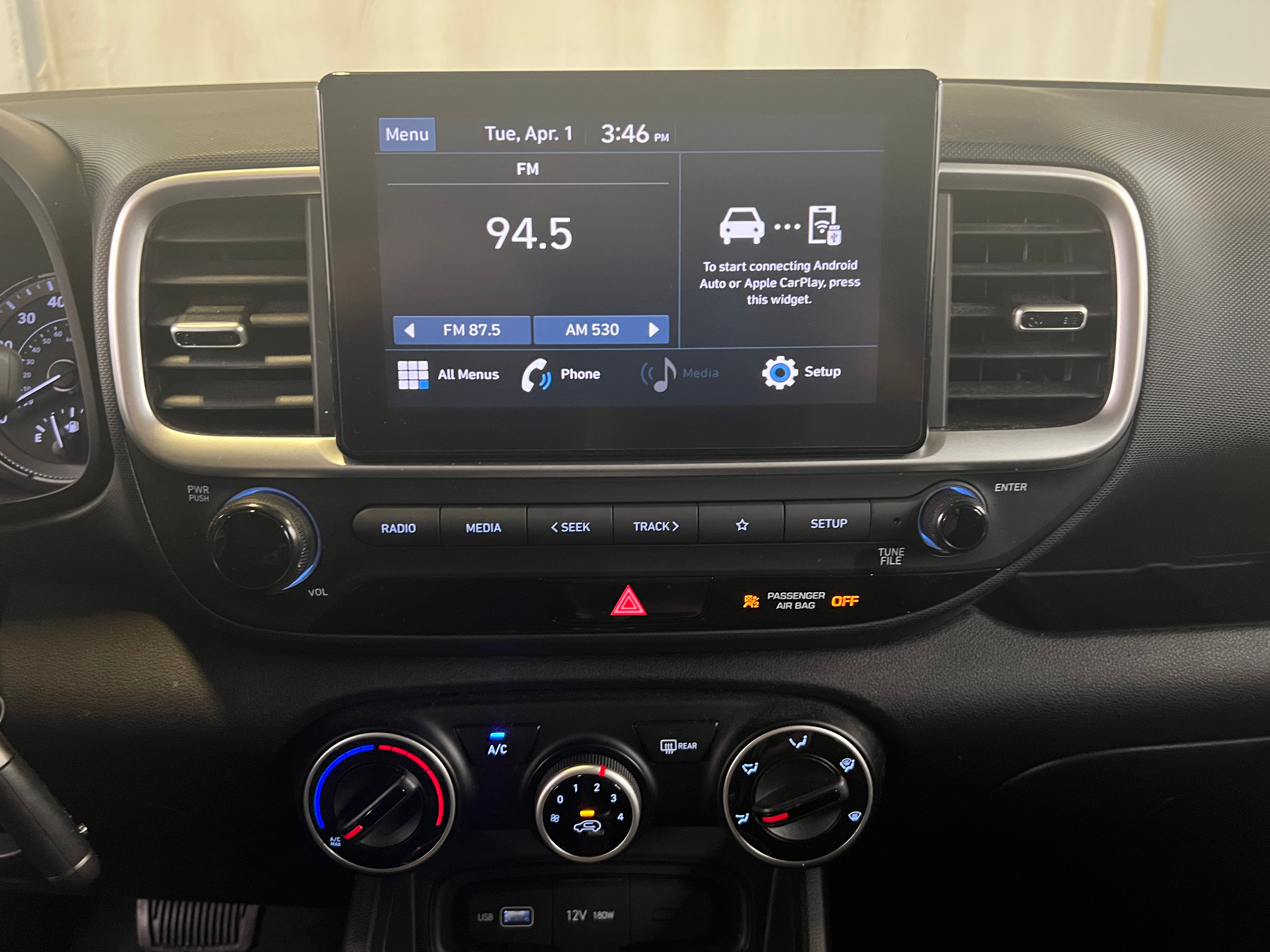 2022 Hyundai Venue SE 4