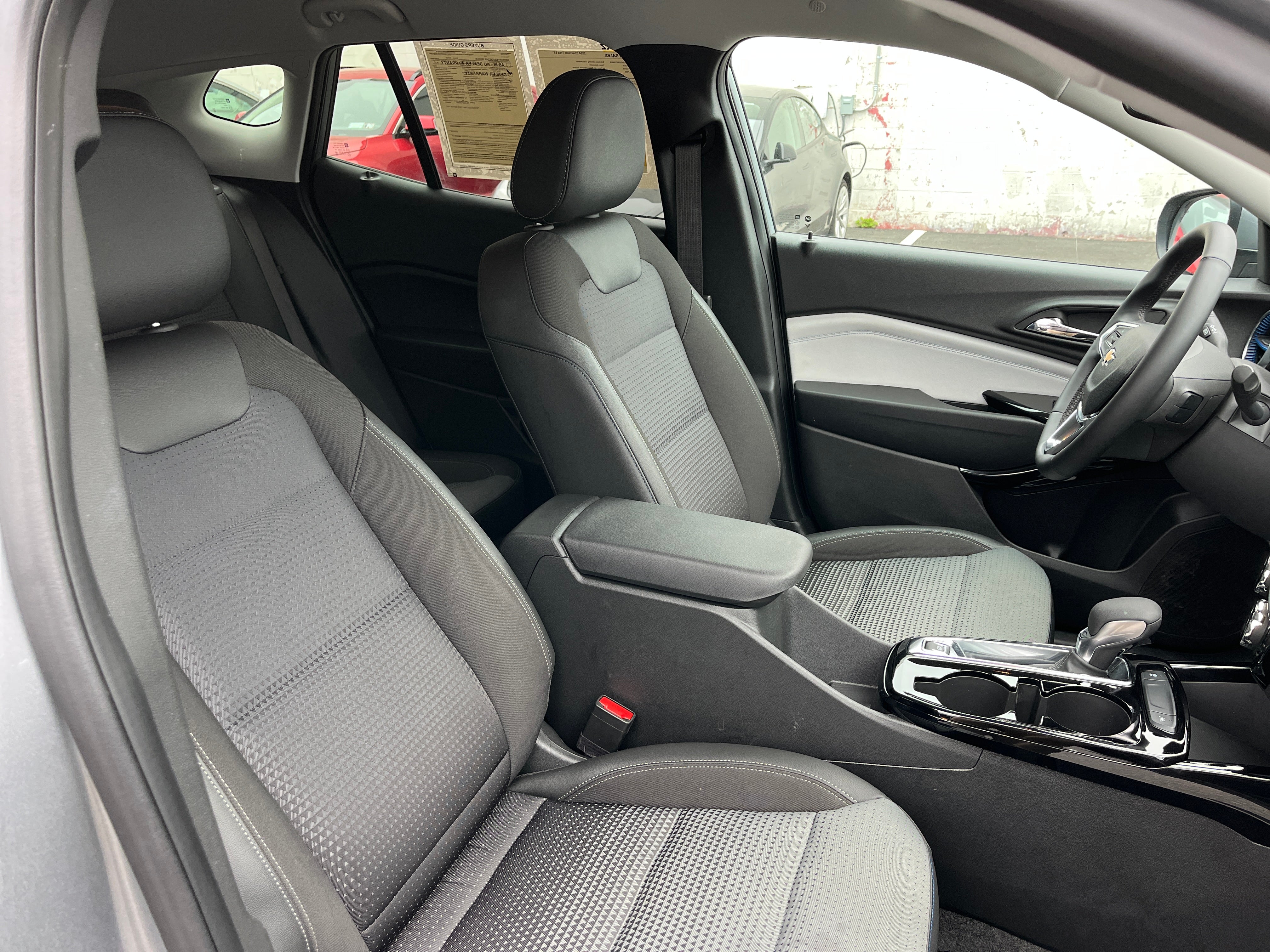 2024 Chevrolet Trax LT 2