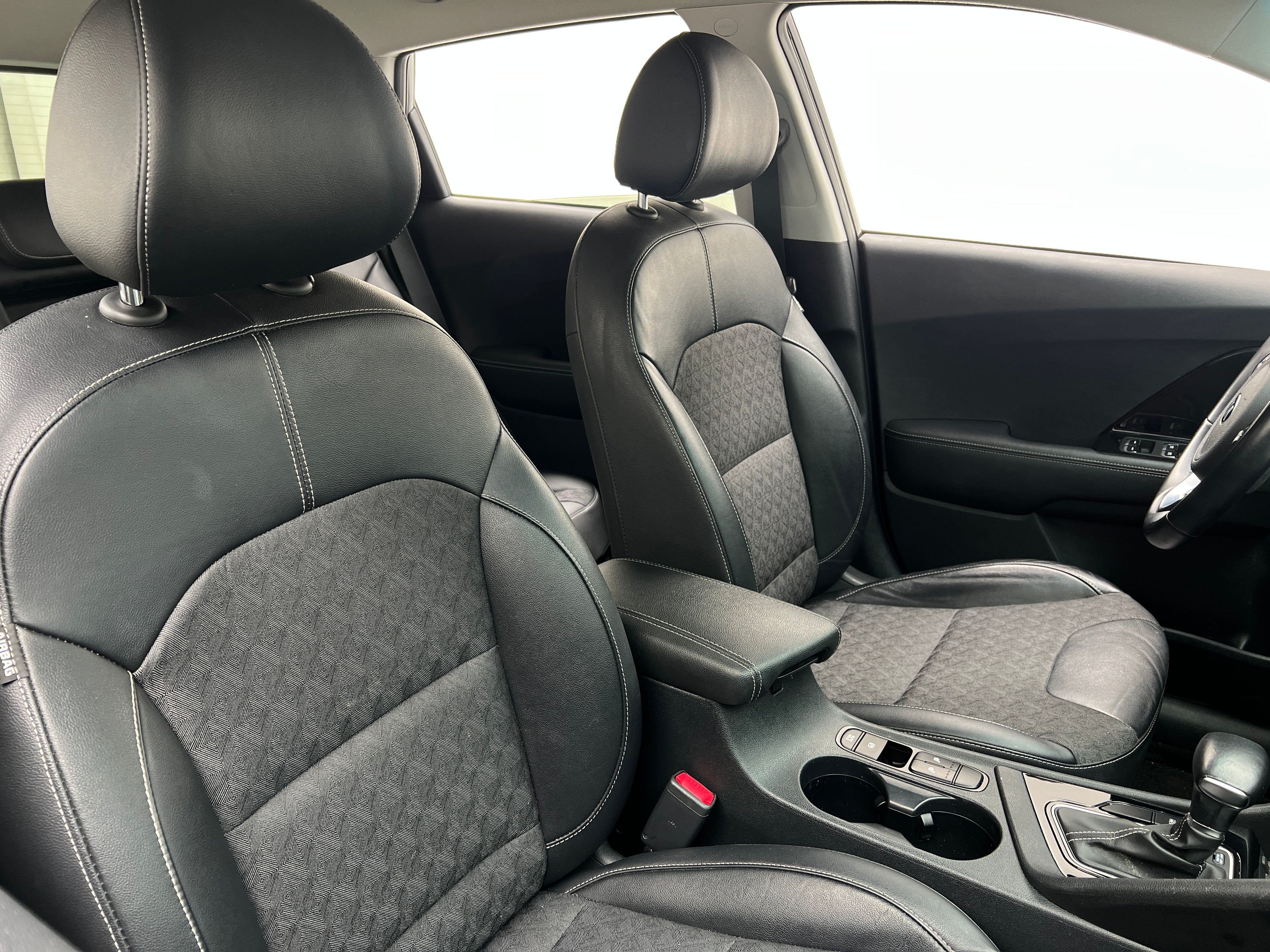 2020 Kia Niro EX 2