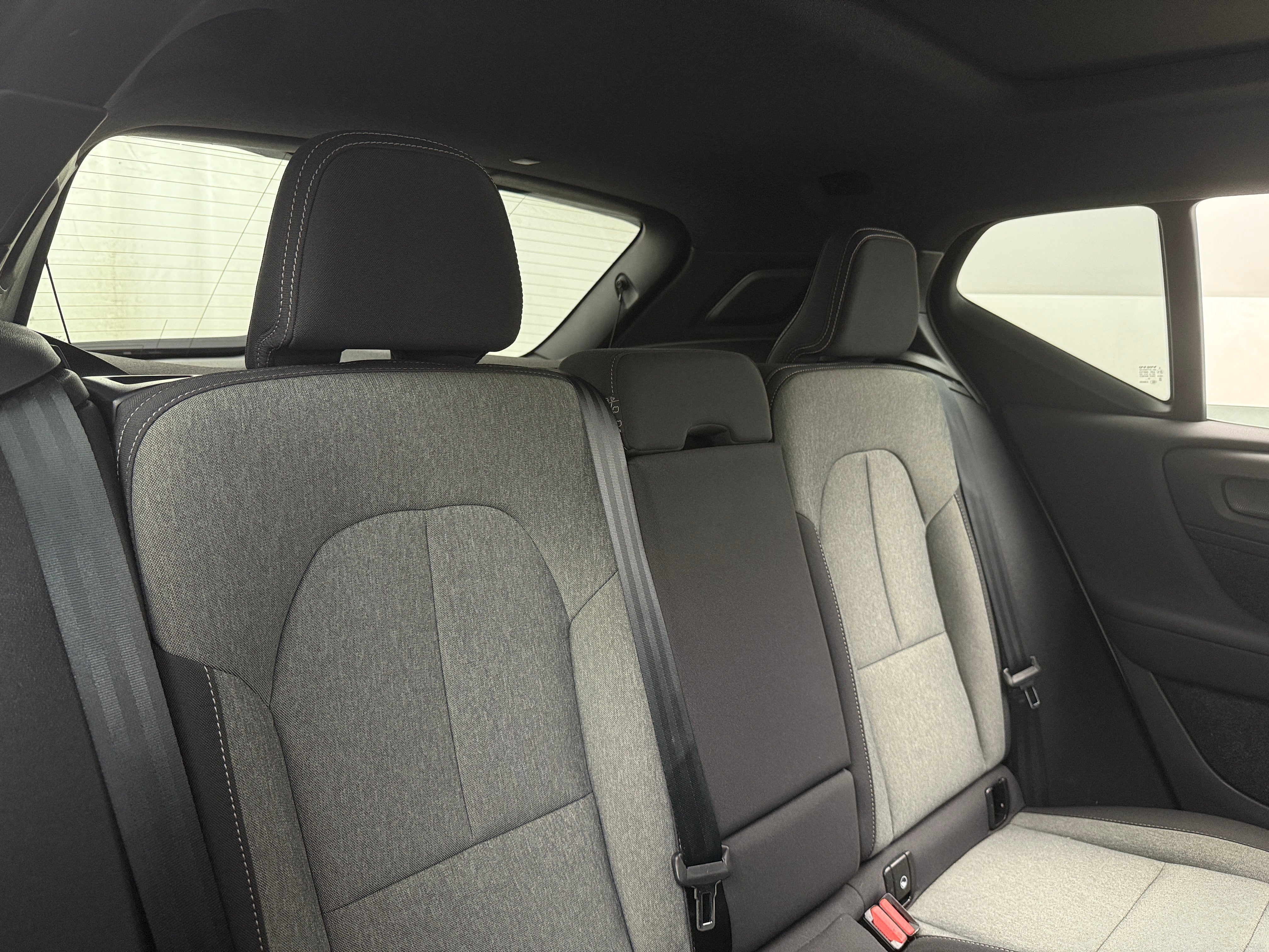2024 Volvo XC40 B5 Core 6