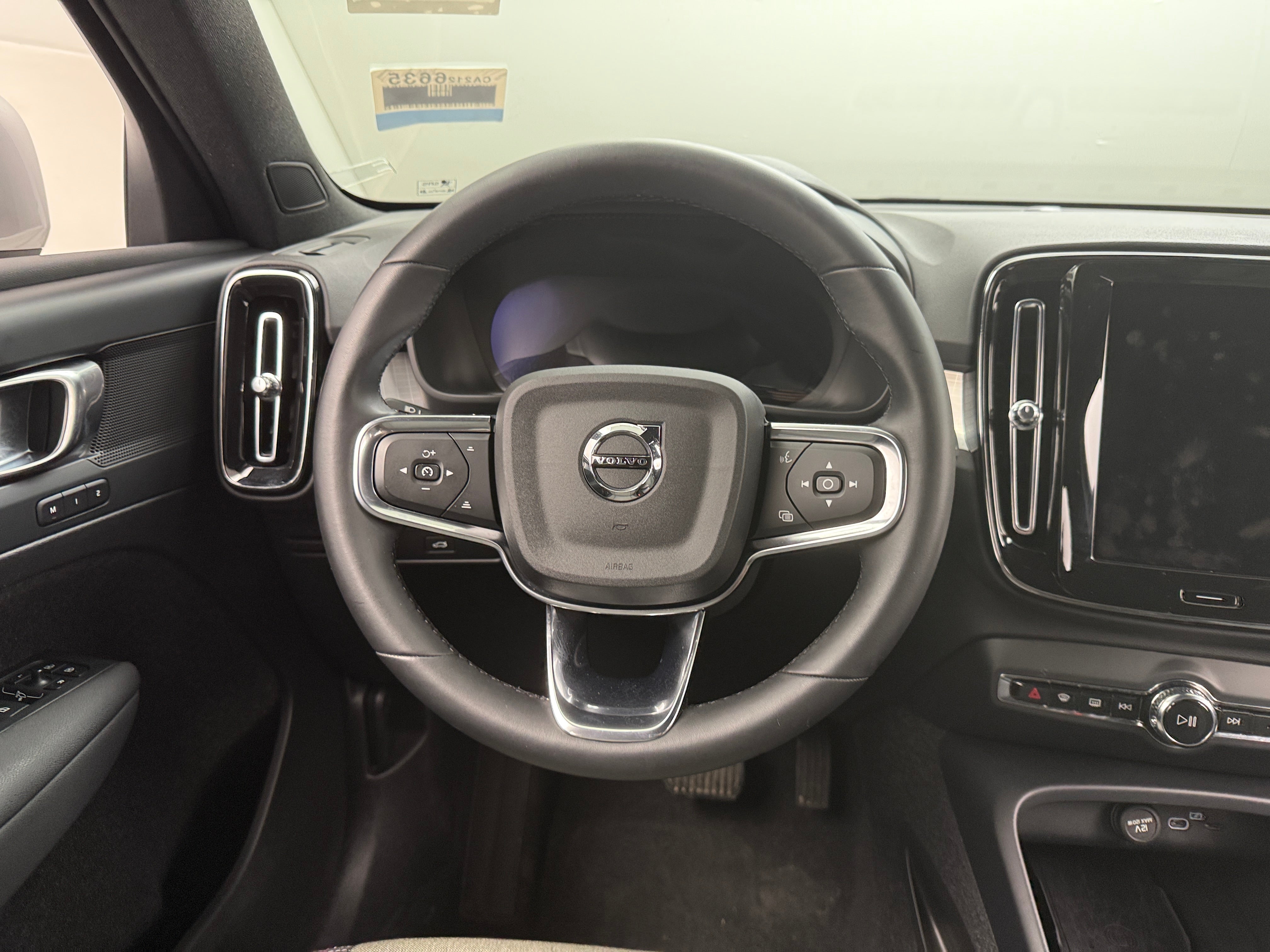 2024 Volvo XC40 B5 Core 5