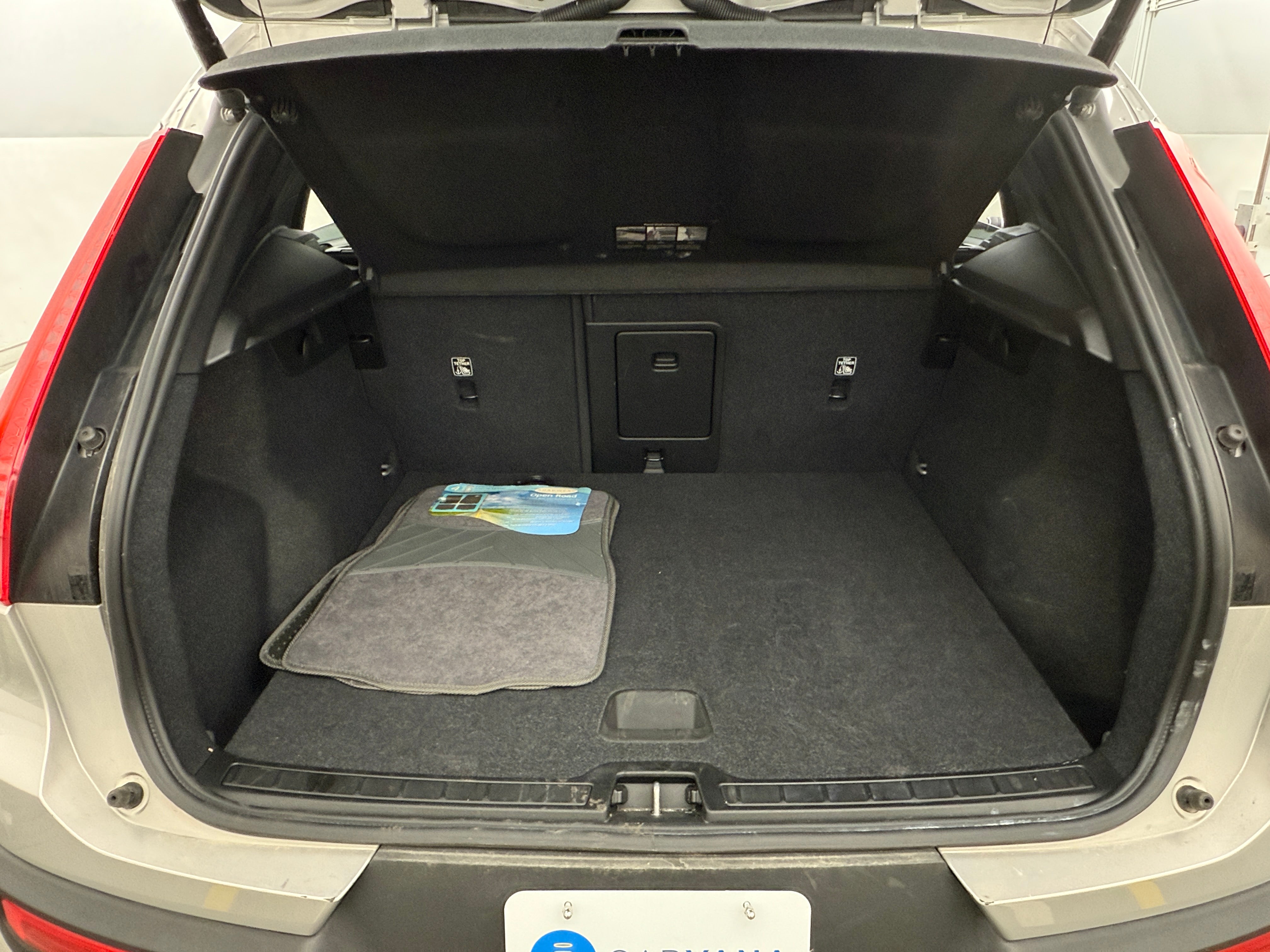 2024 Volvo XC40 B5 Core 7