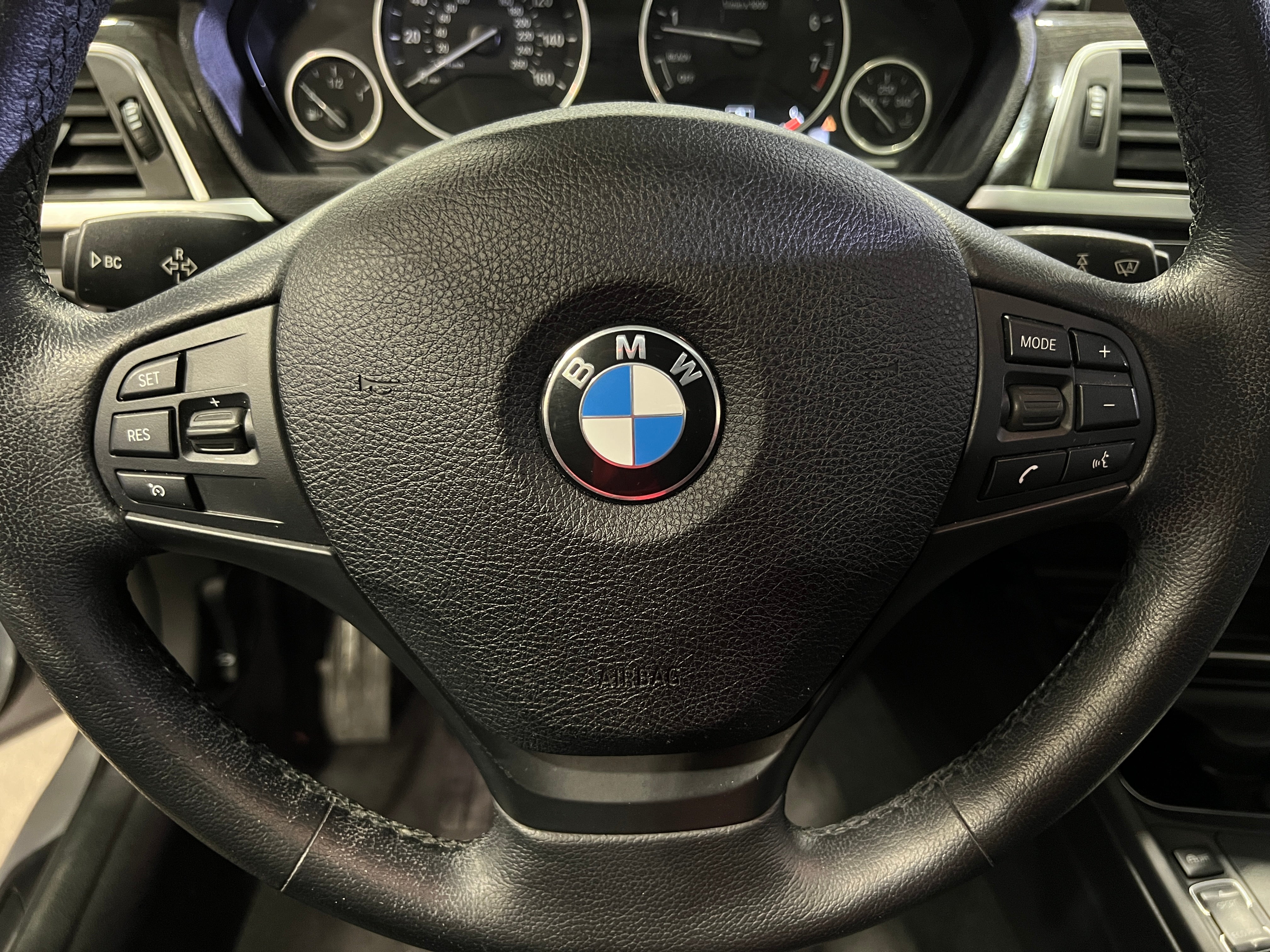 2016 BMW 3 Series 320i xDrive 4