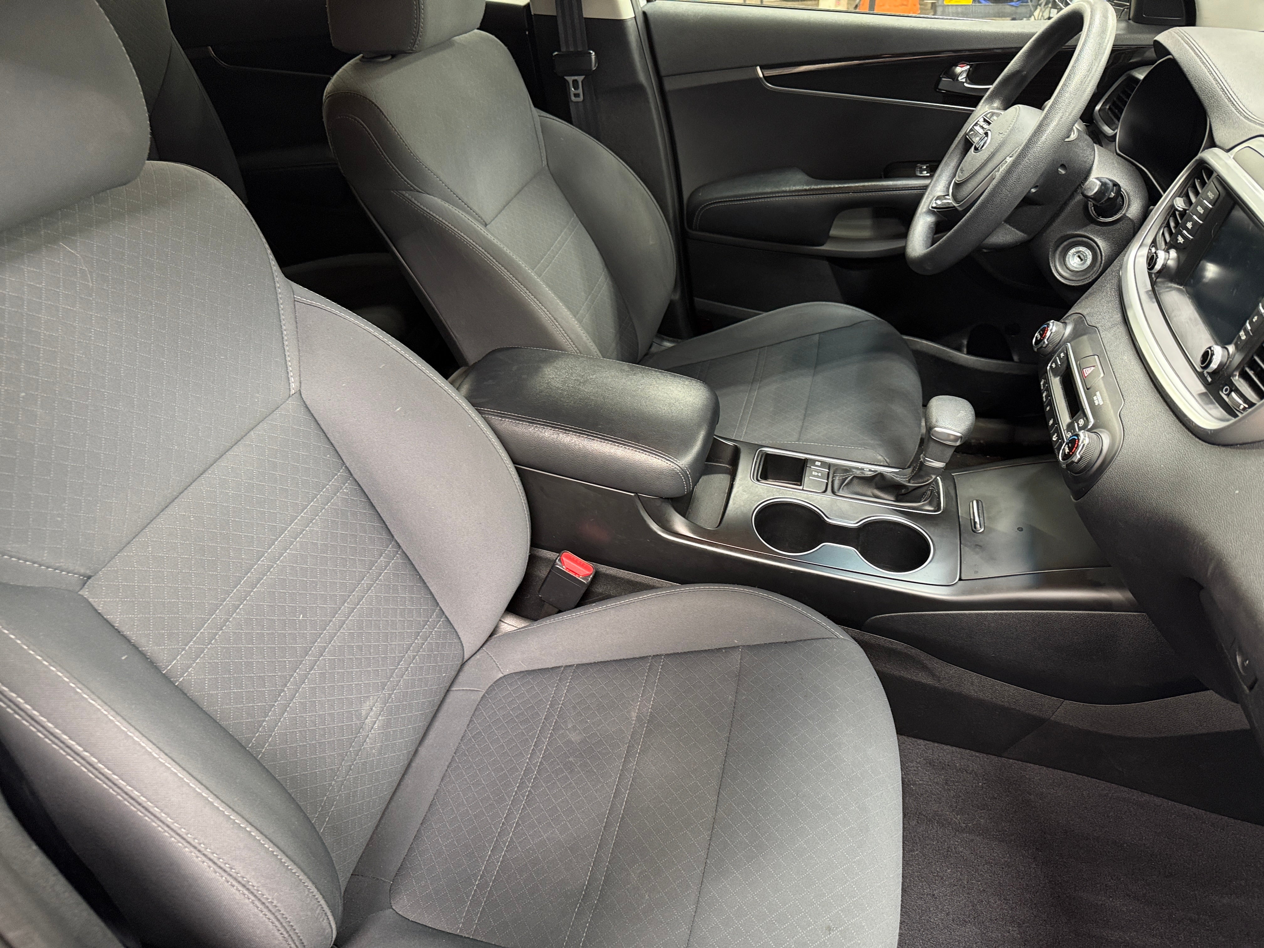 2019 Kia Sorento LX 2