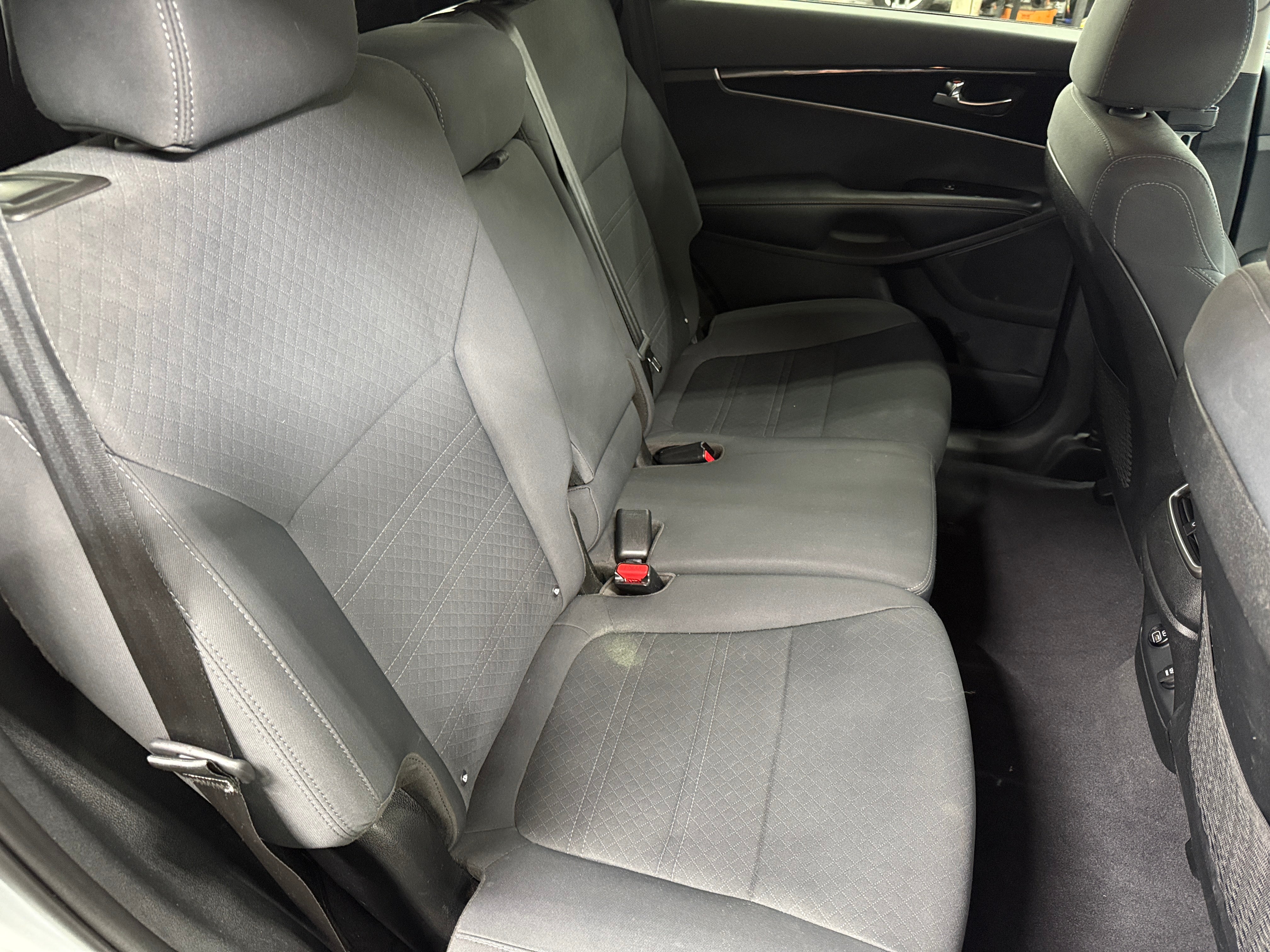 2019 Kia Sorento LX 6