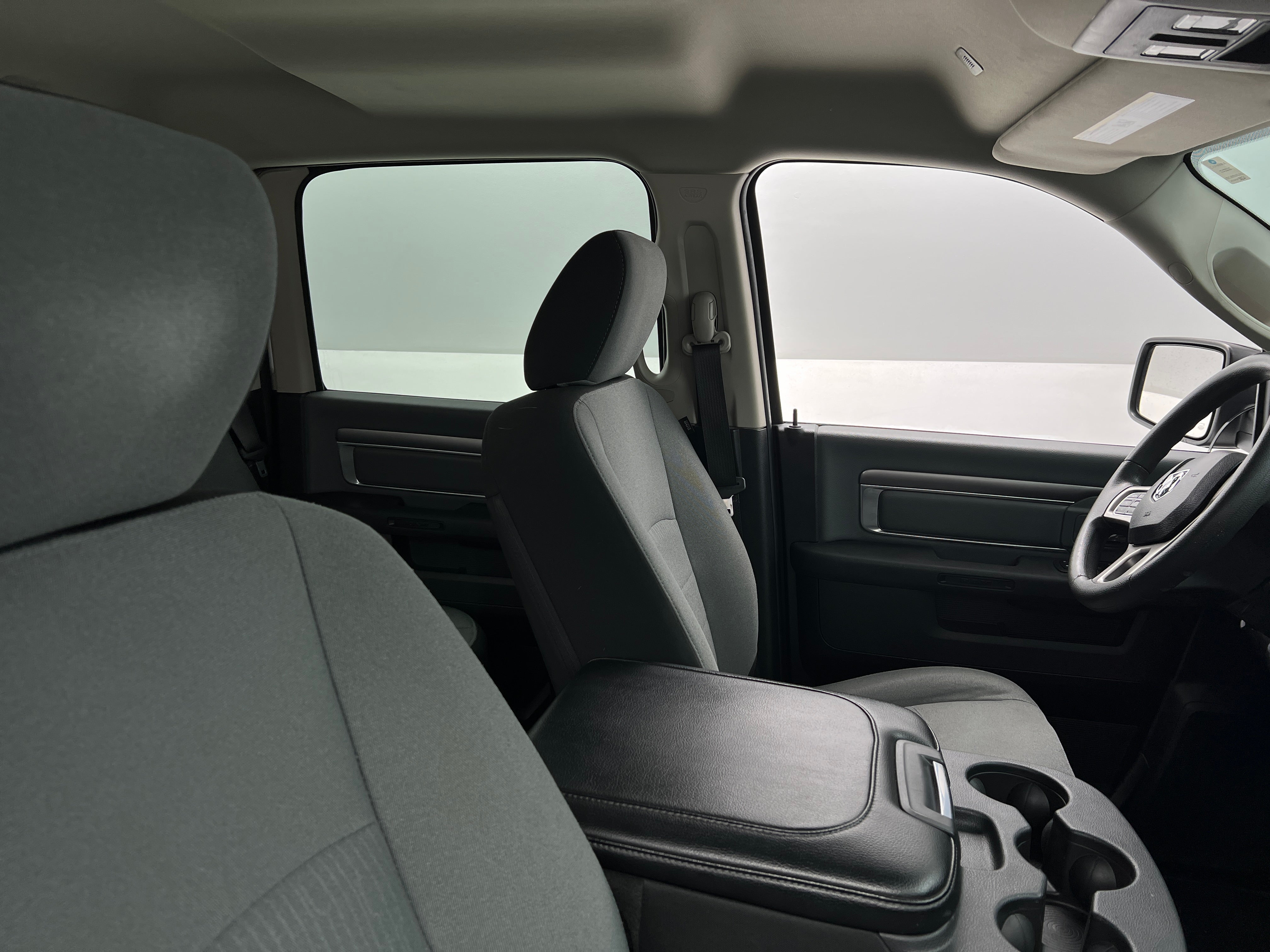 2022 RAM 1500 Classic SLT 2