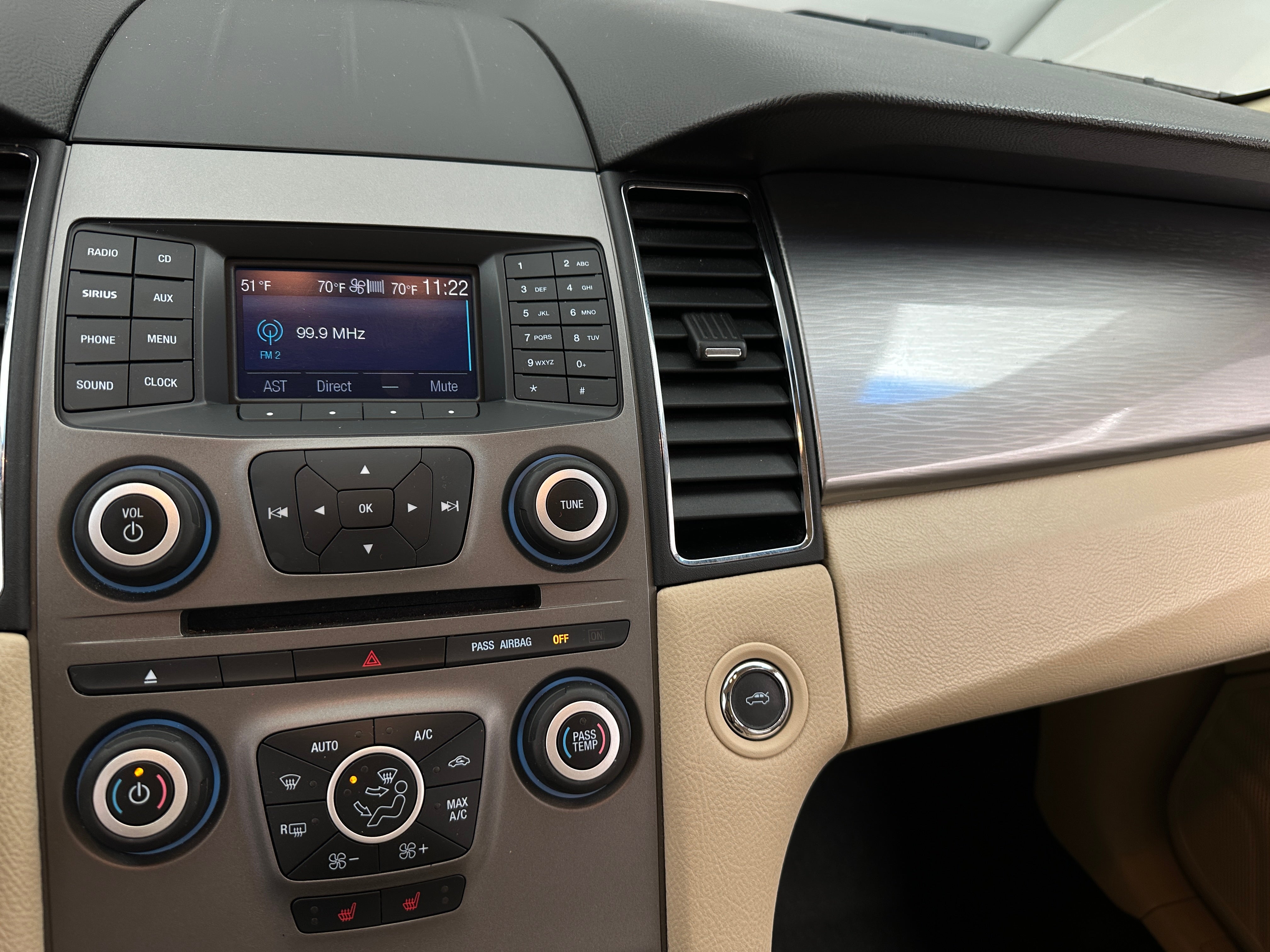 2015 Ford Taurus SEL 3