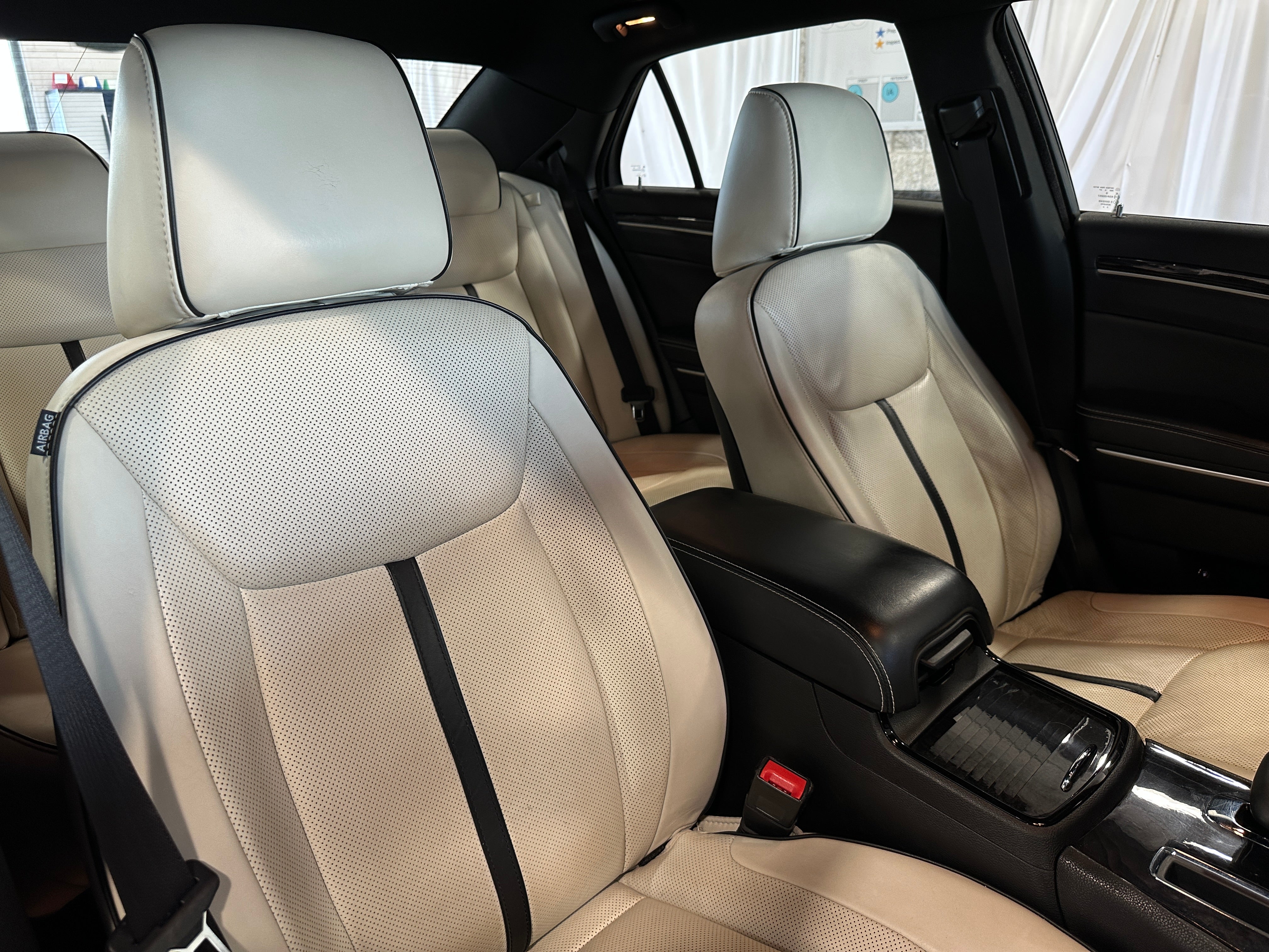 2014 Chrysler 300  2